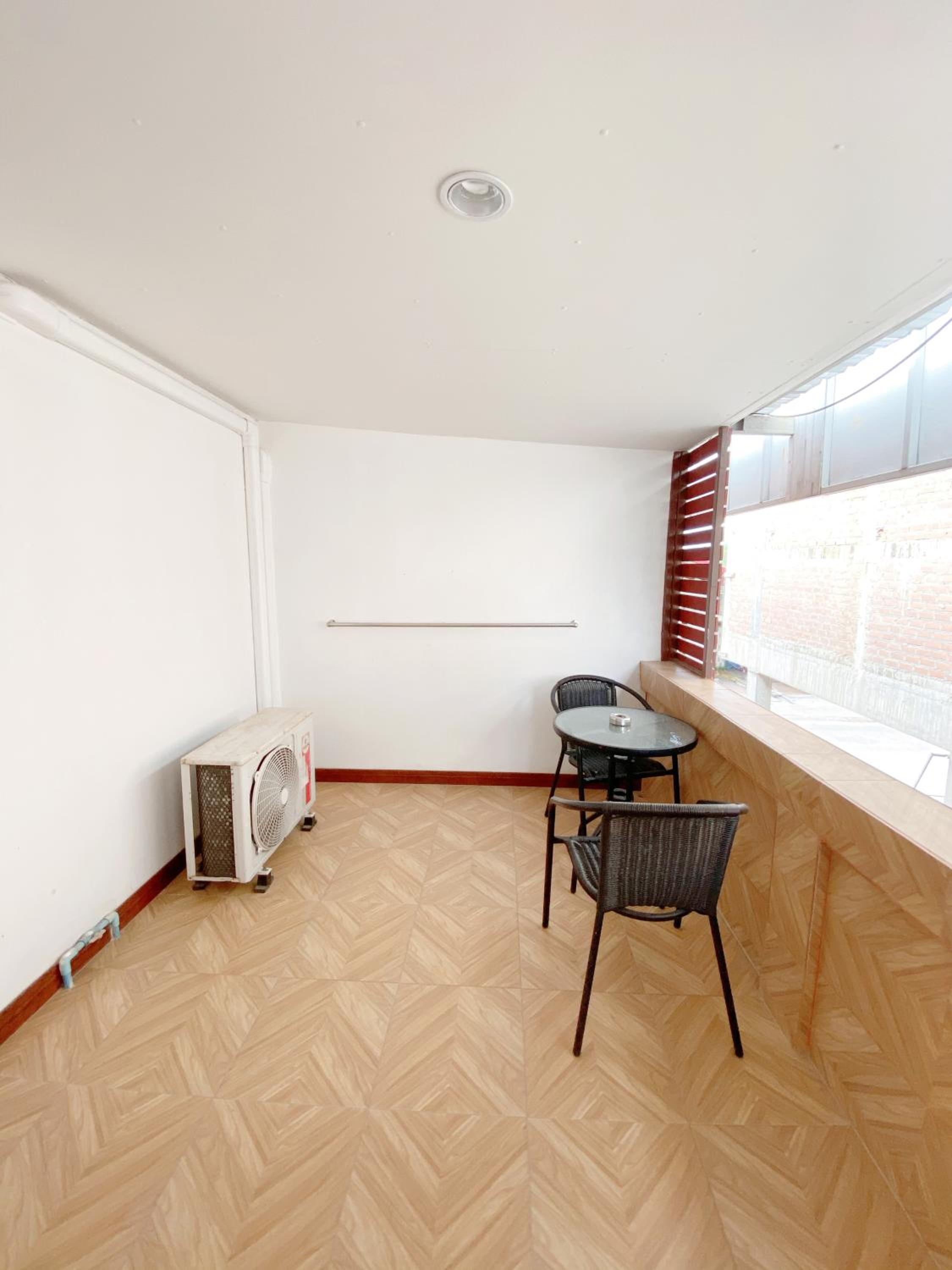 Budget Double Room photo 3