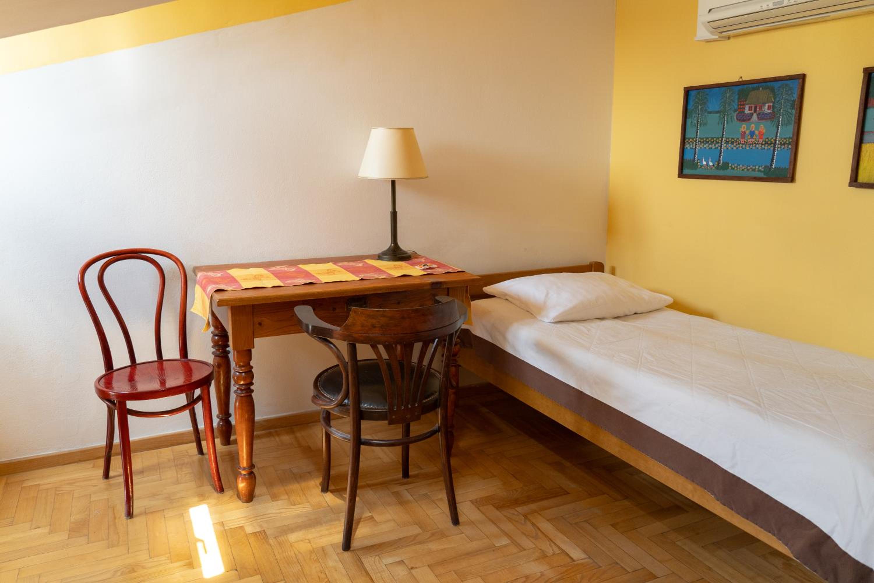 Two-Bedroom Apartment (3 Adults) - Photo 3
