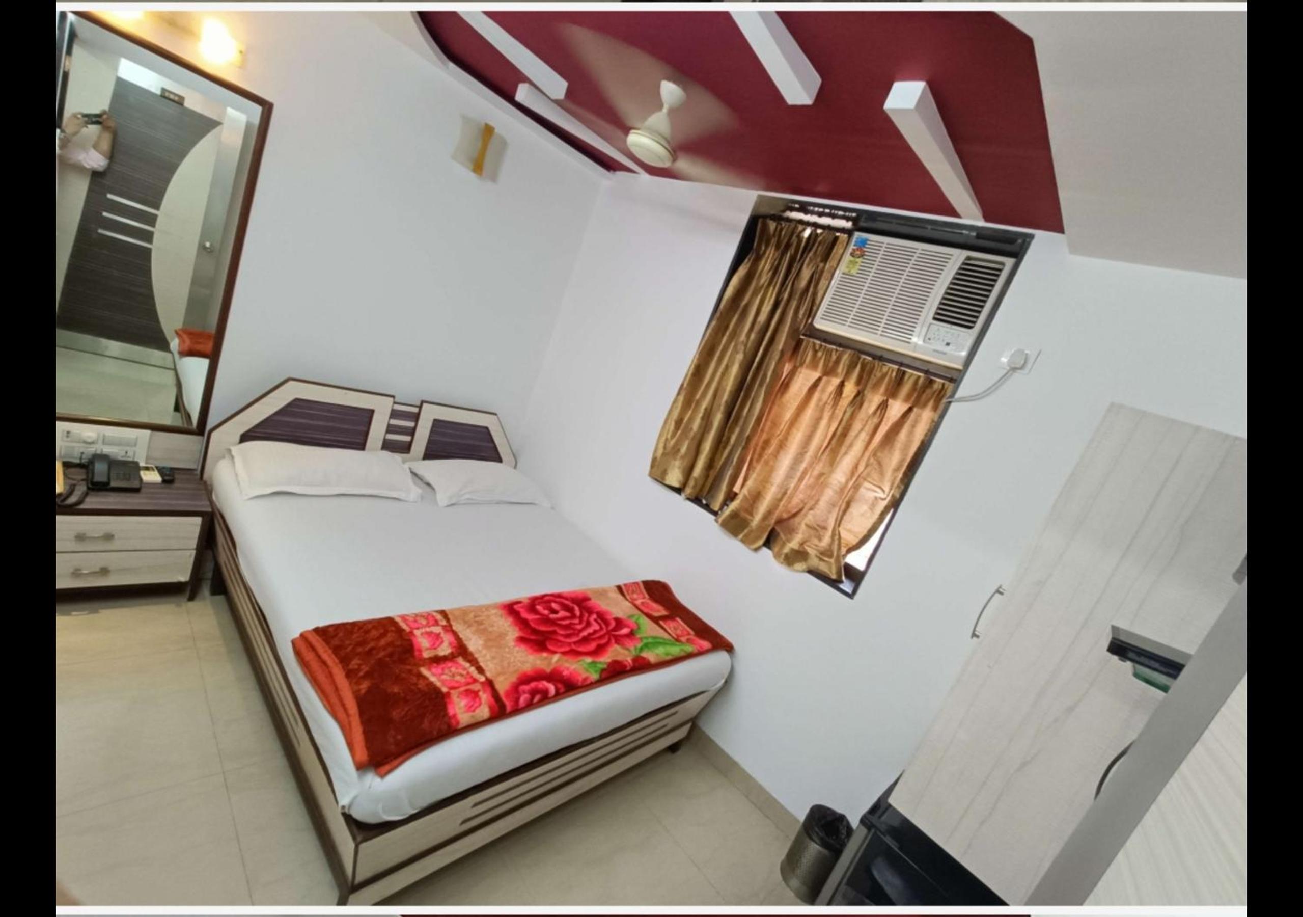 Economy Single Room