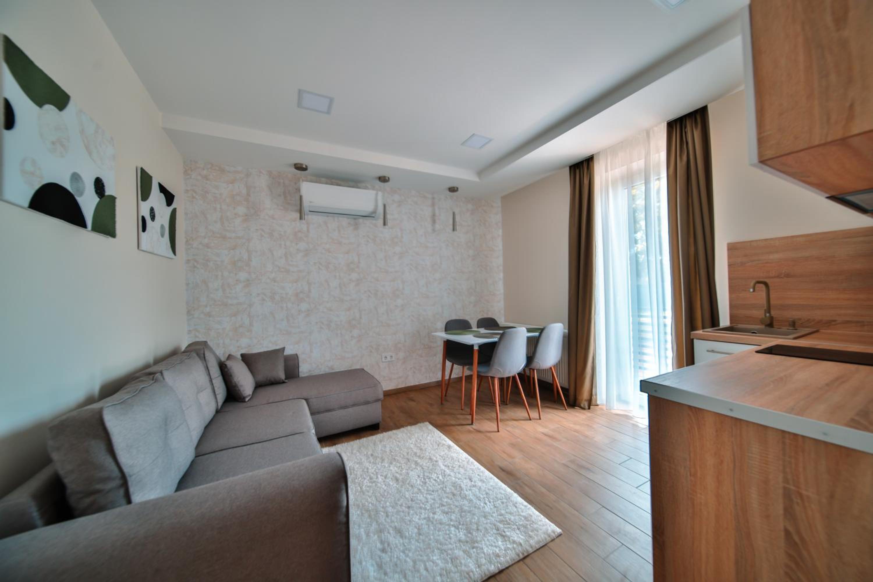One-Bedroom Apartment photo 2