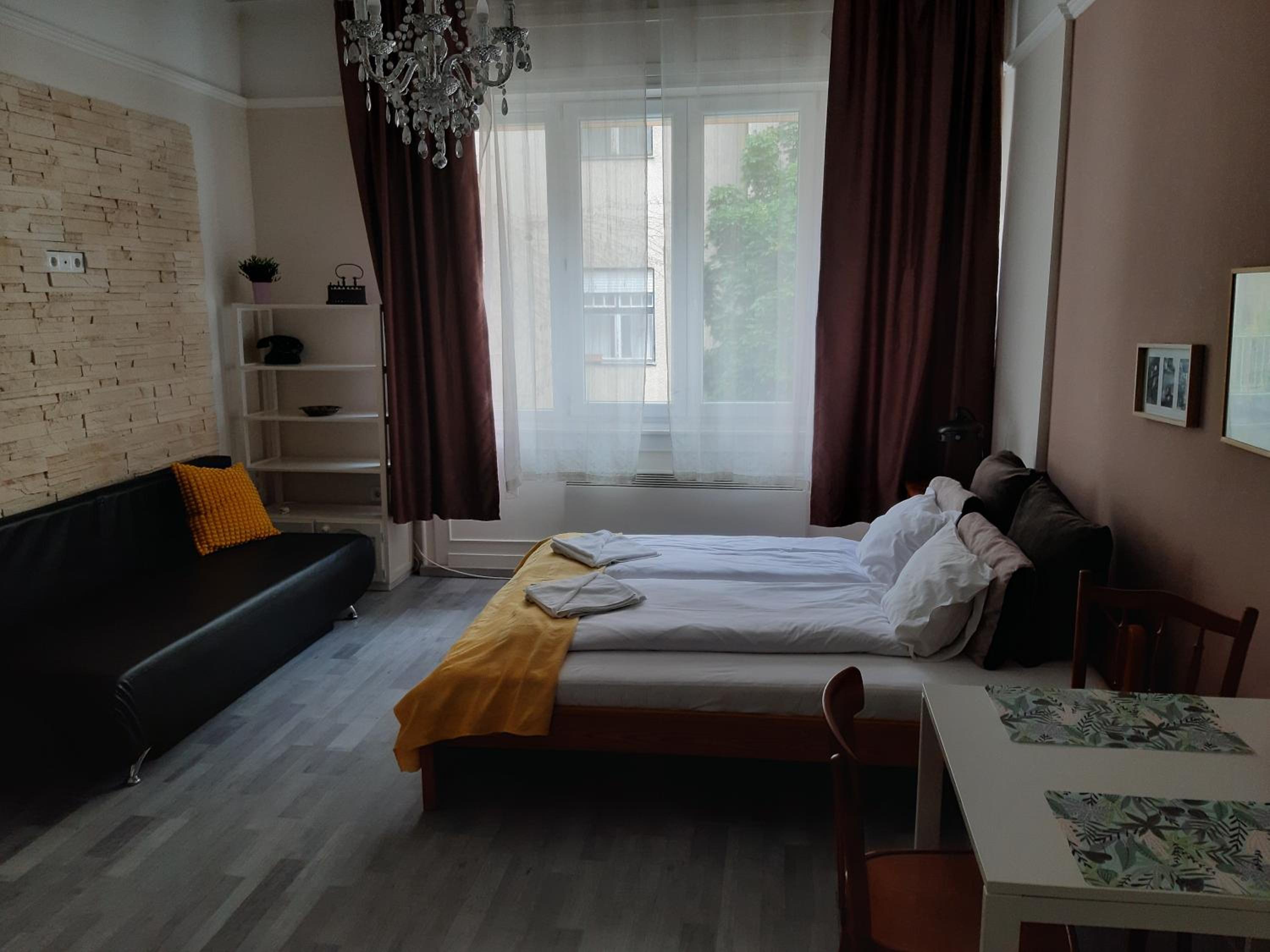 One-Bedroom Apartment - Photo 1