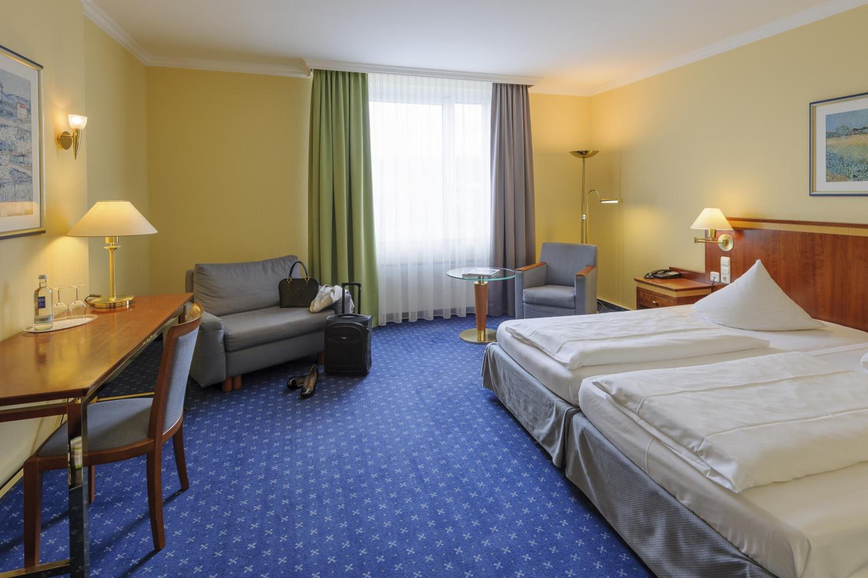 Standard Double Room - Photo 2