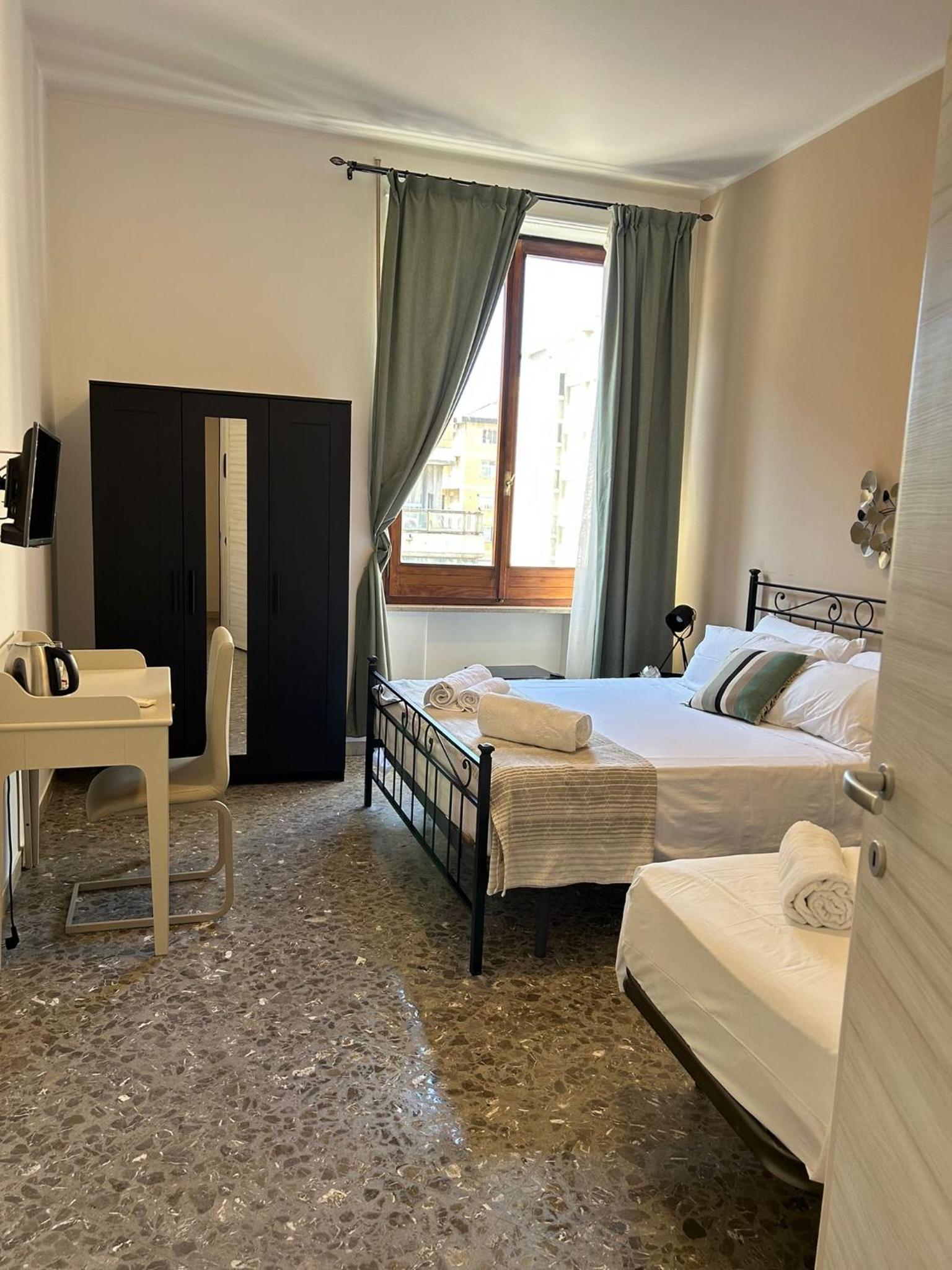 Triple Room - Photo 22