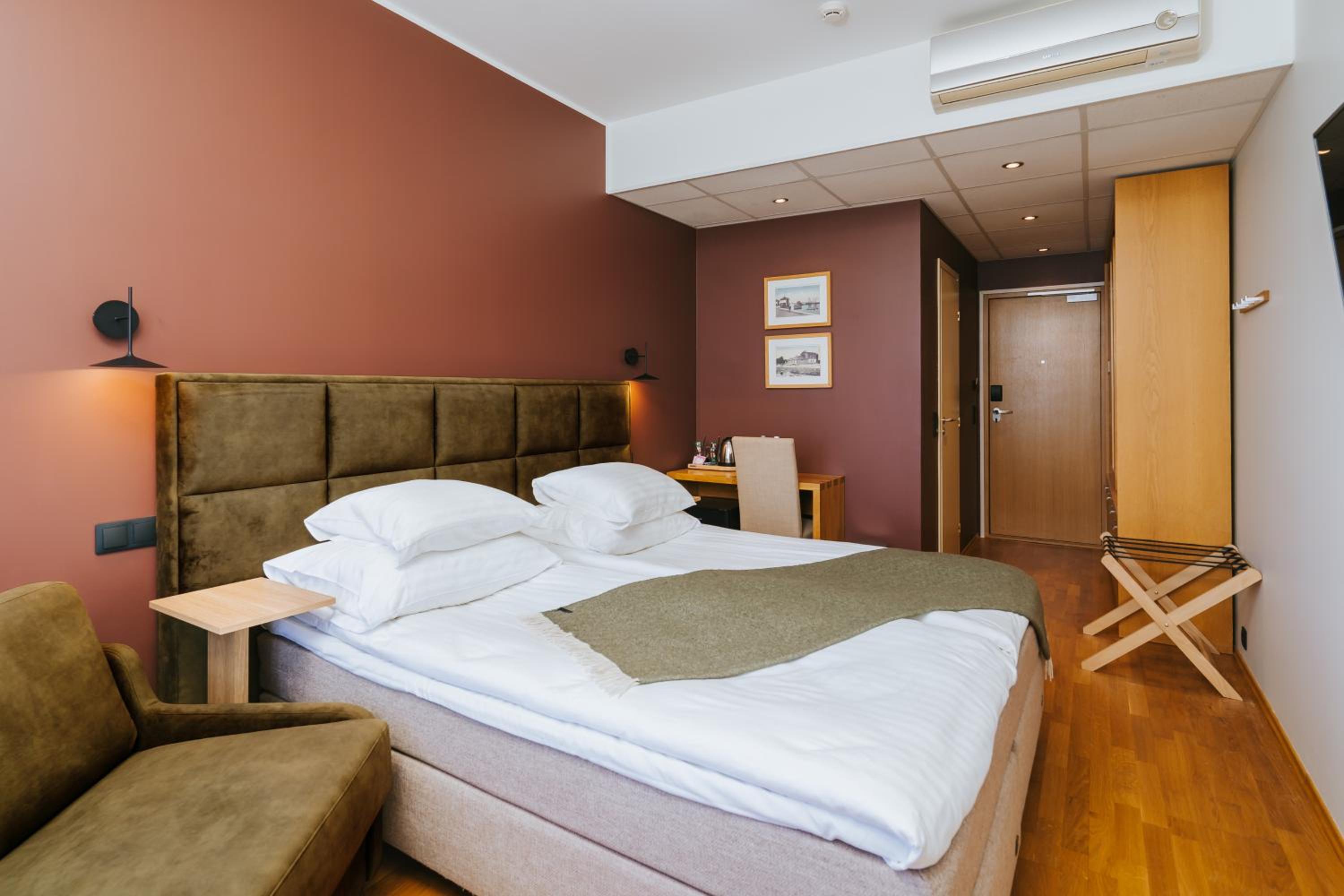 Superior Double or Twin Room photo 3
