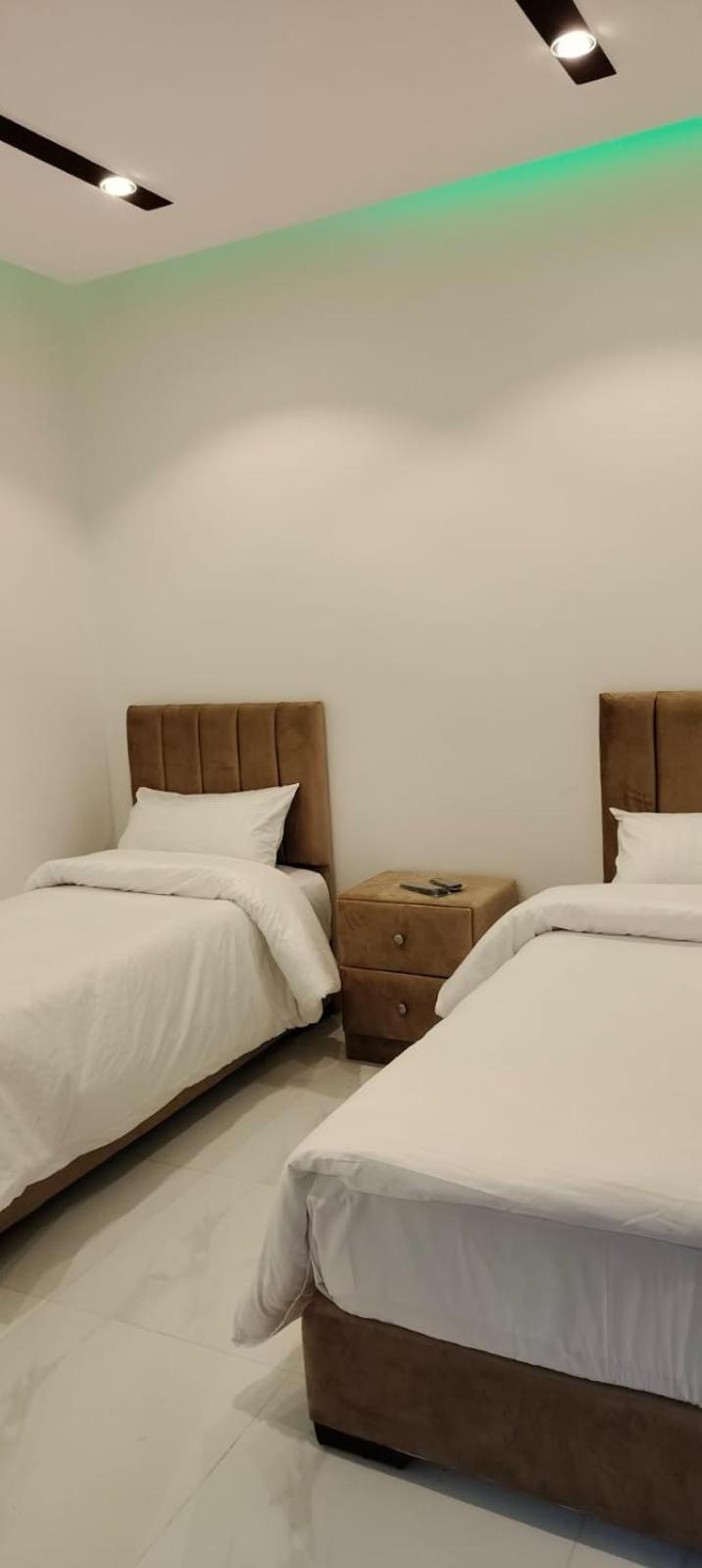 Twin Room with Shared Bathroom photo 1
