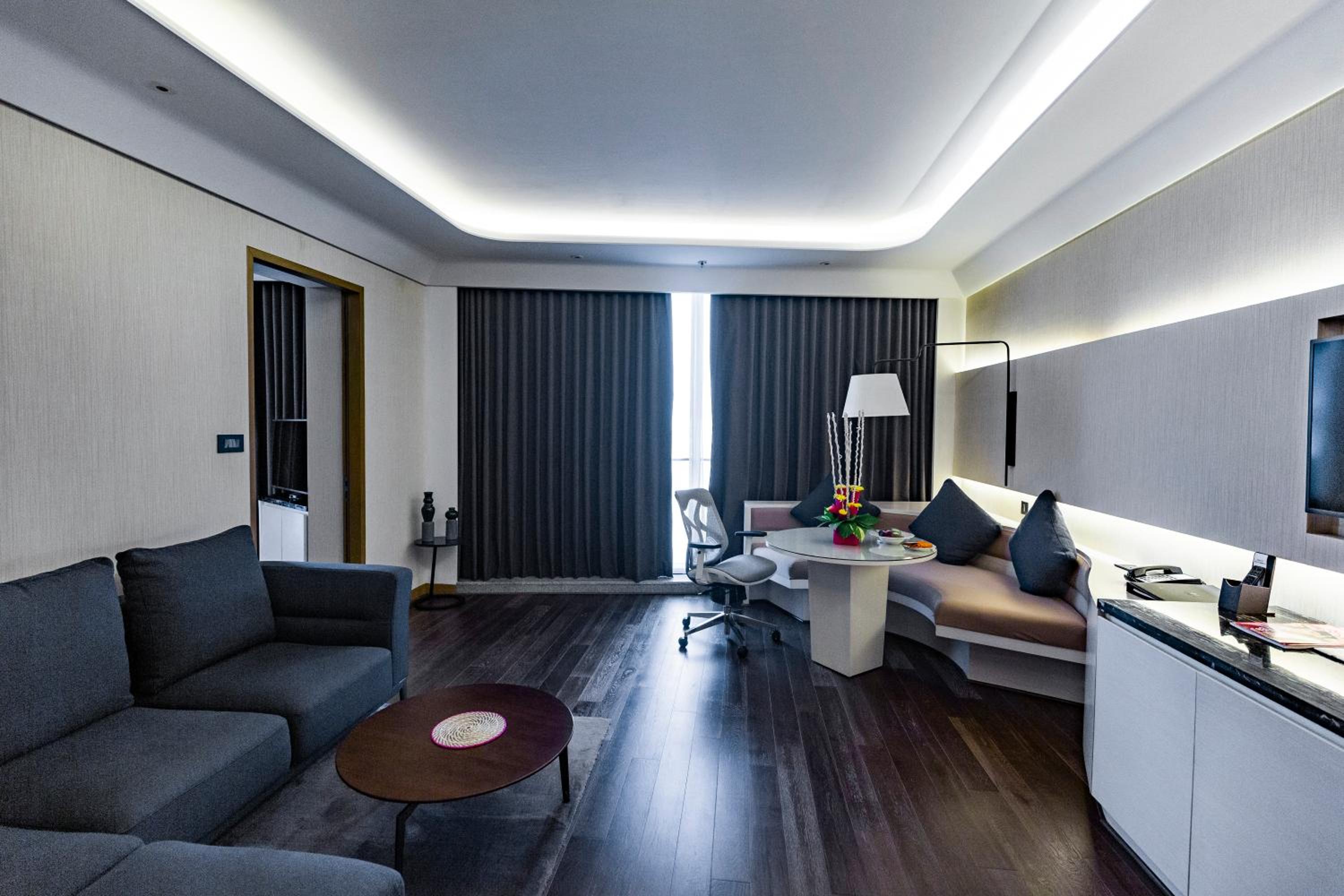 One-Bedroom Executive King Suite - Photo 1
