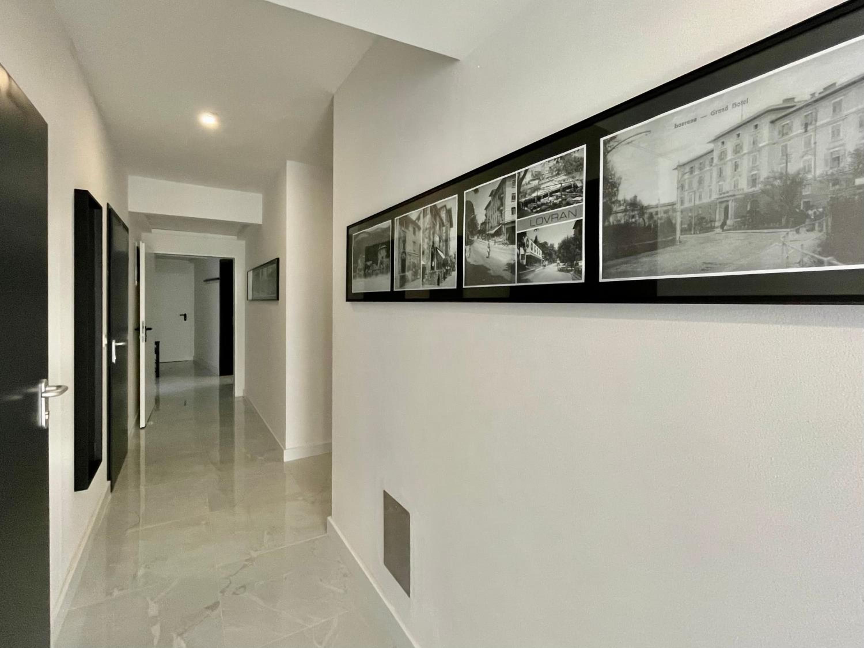 Villa photo 2