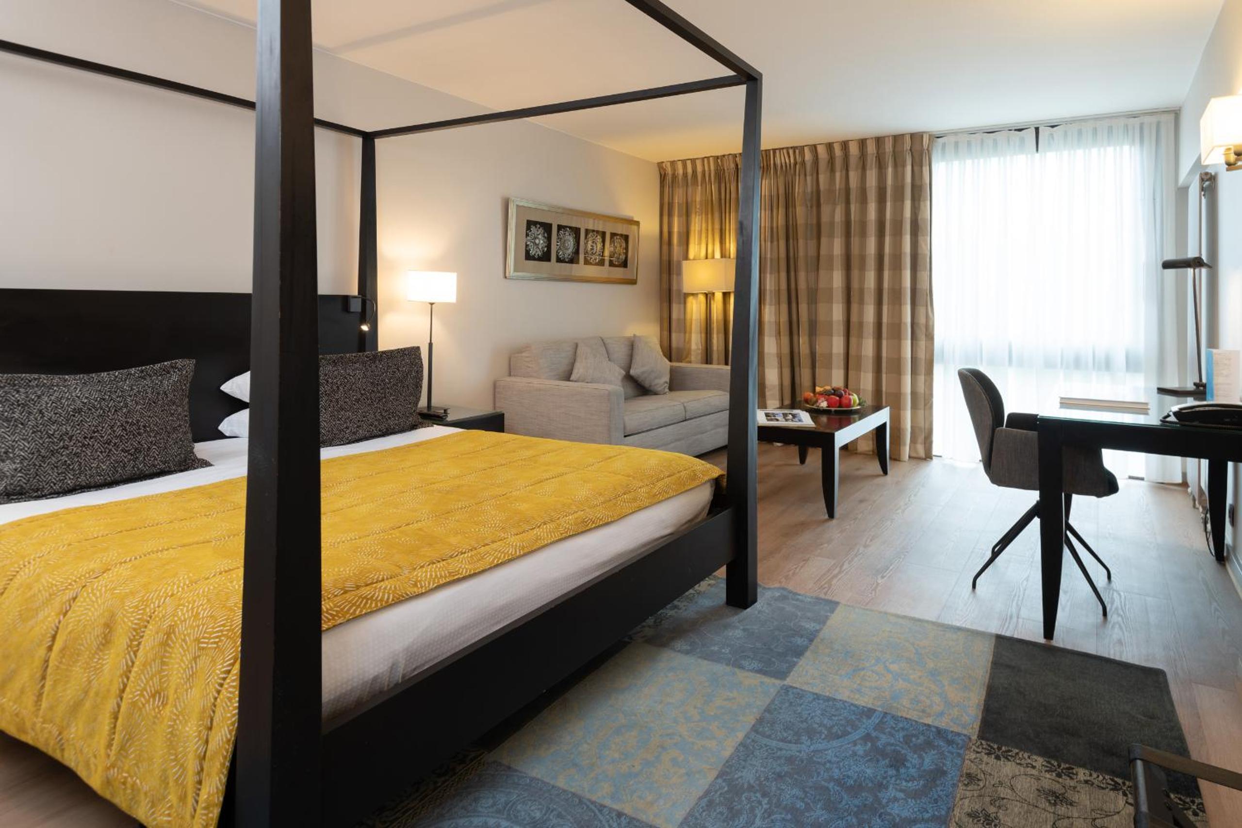 King Room with Lake View photo 1