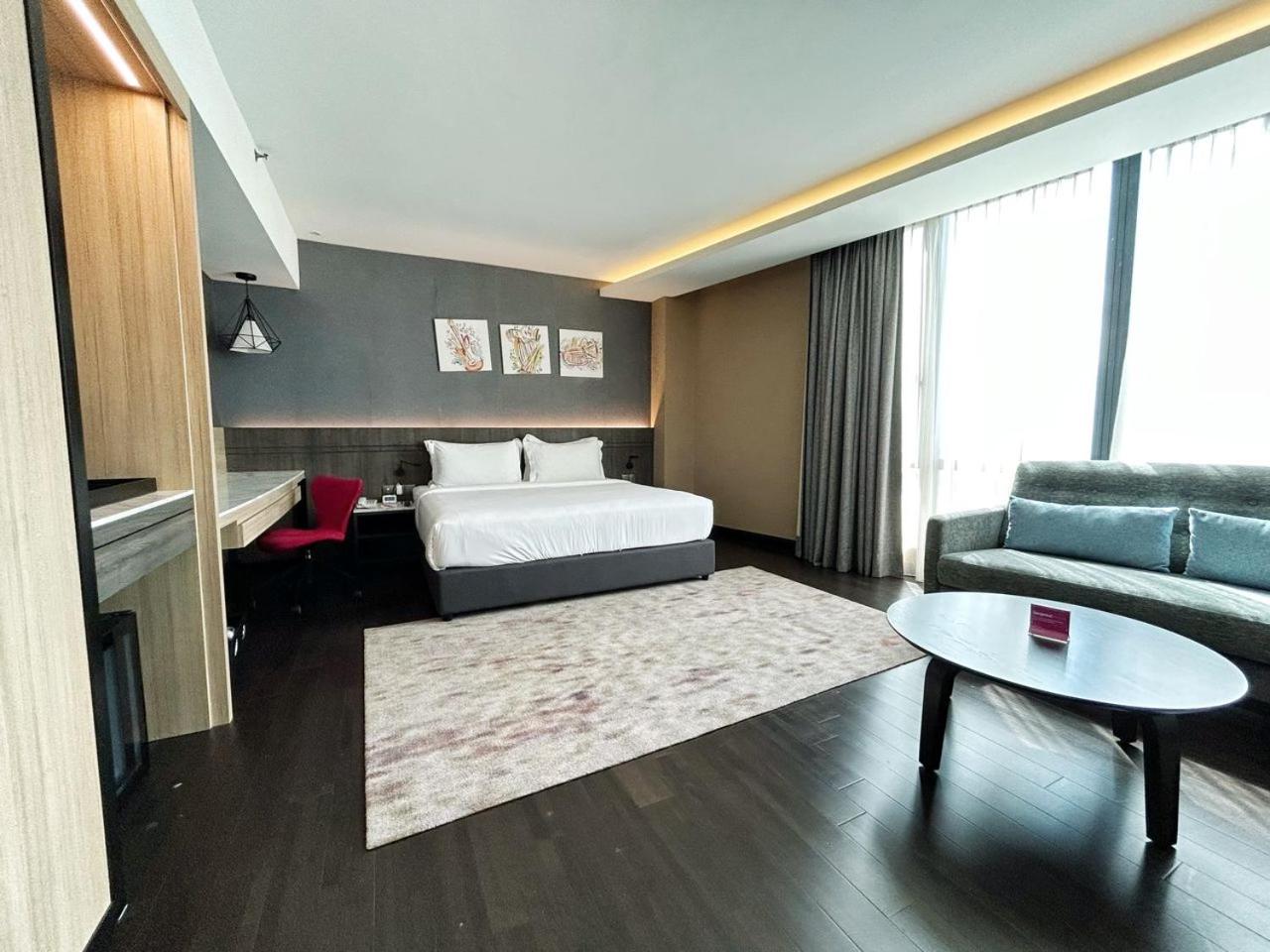 Premier Double Room with Bathtub photo 1