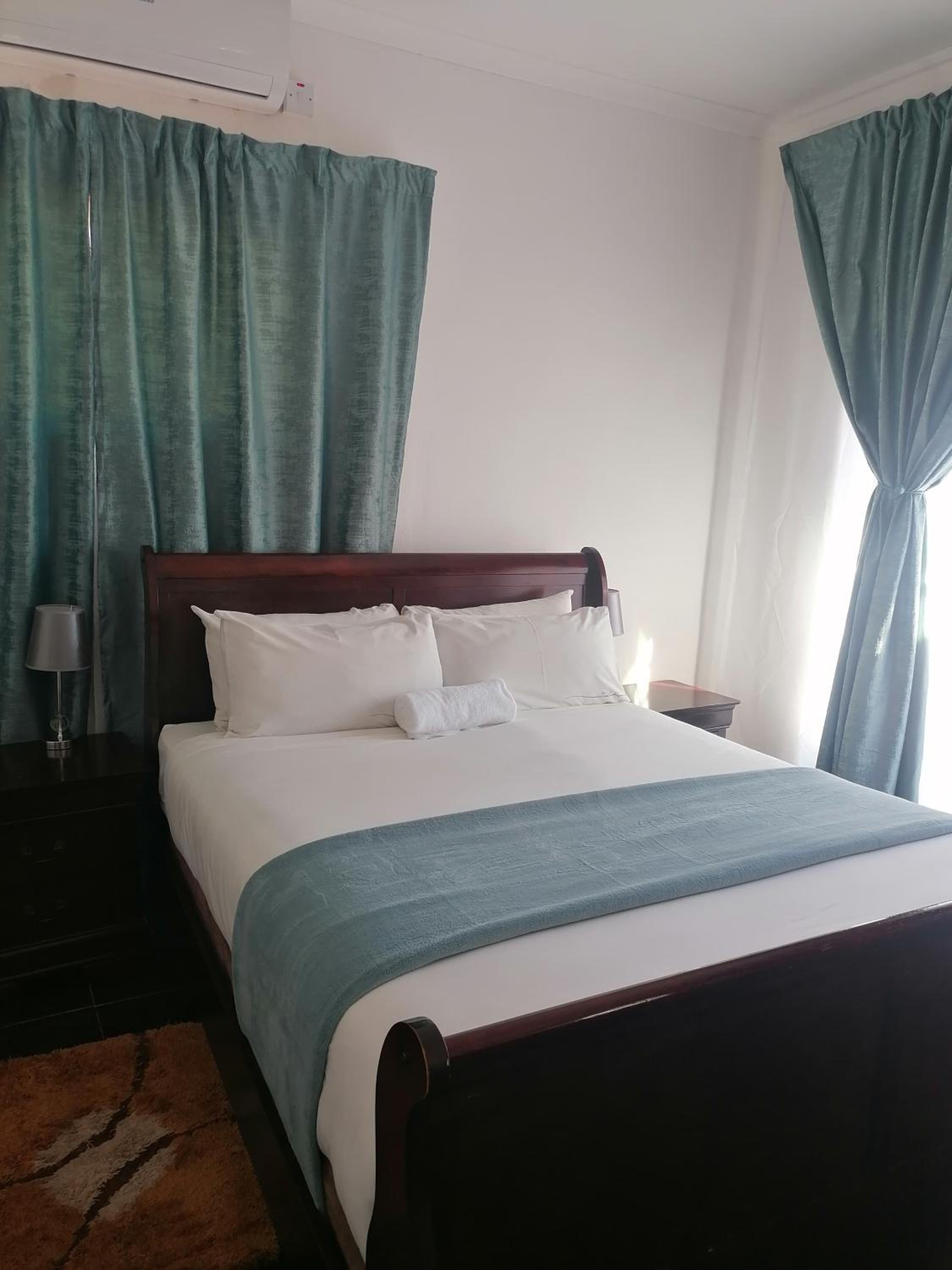Deluxe King Room photo 2