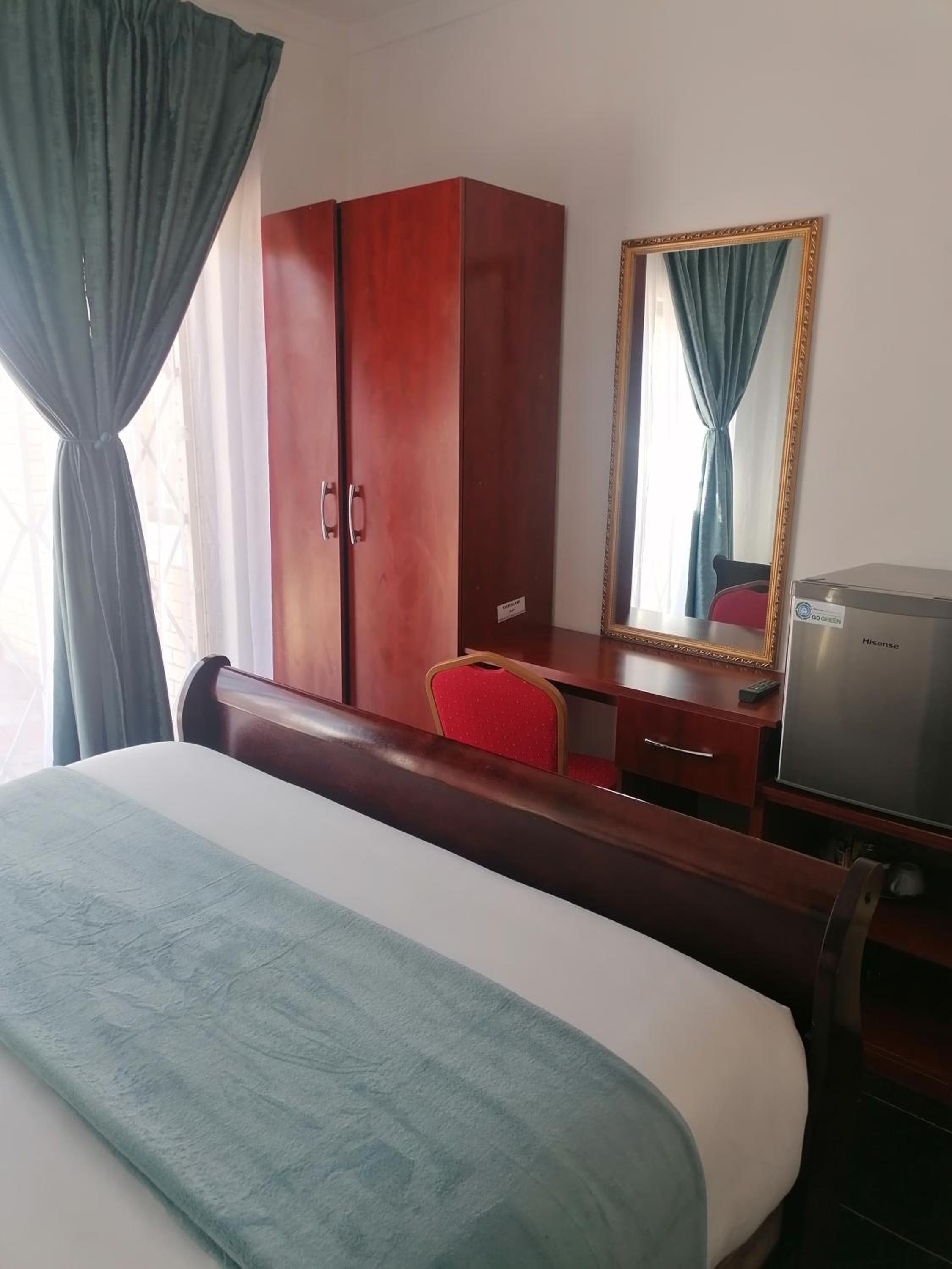 Deluxe King Room photo 1