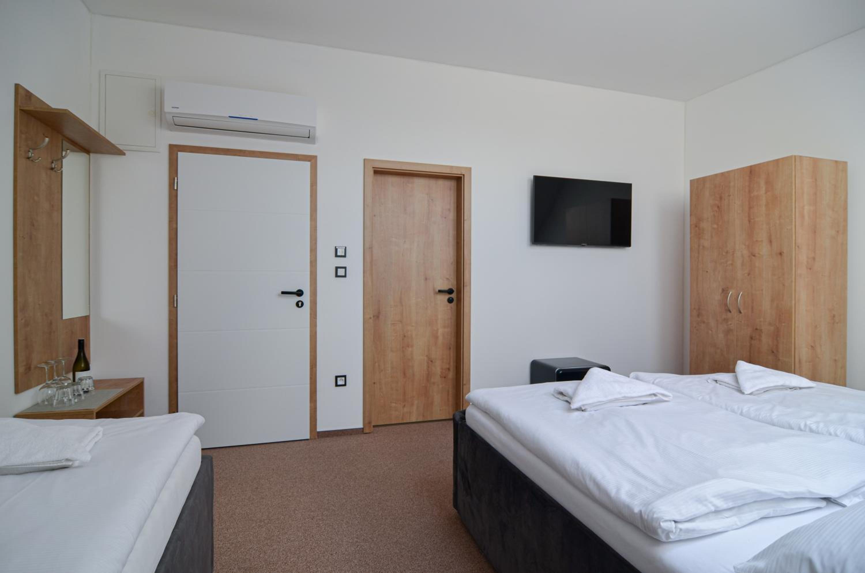 Luxury Triple Room photo 3