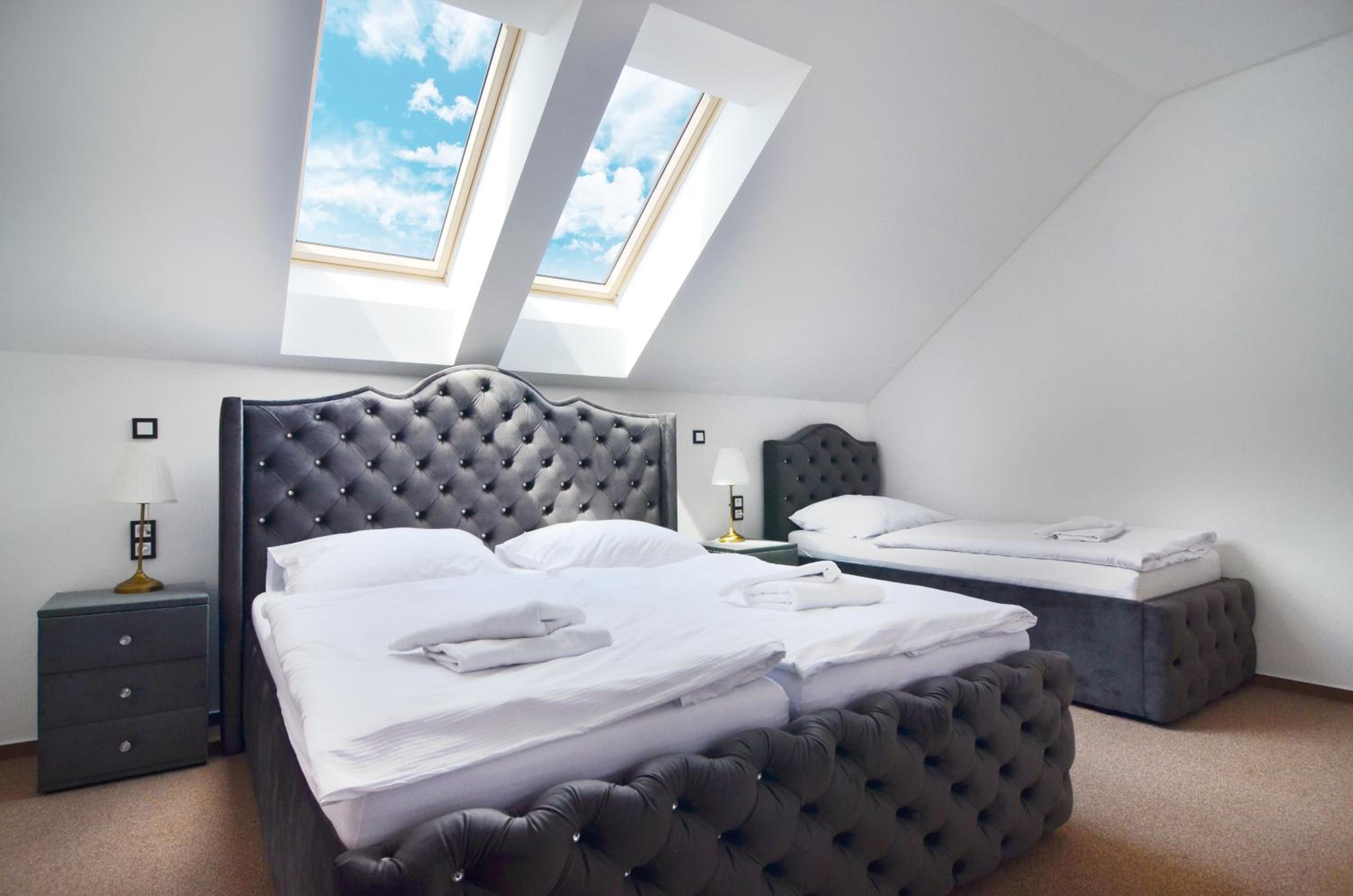 Luxury Triple Room photo 2