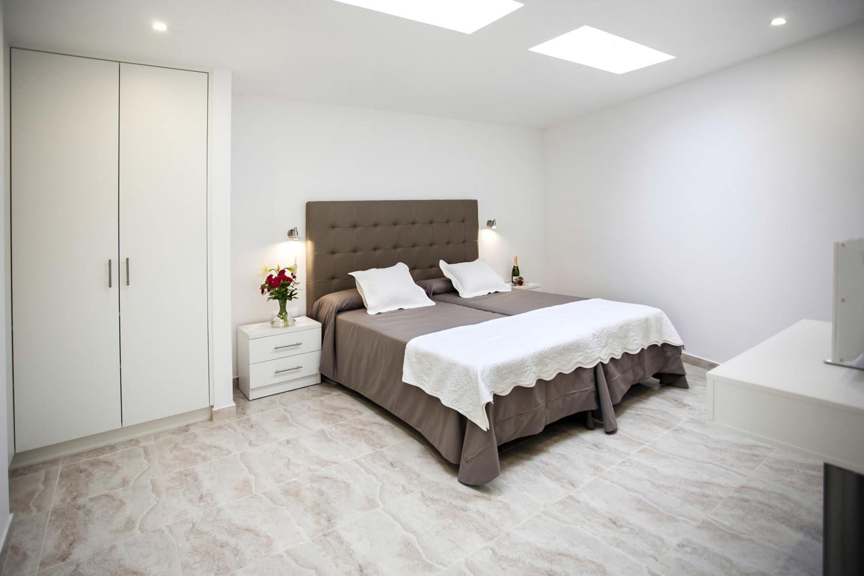 Deluxe Suite - Photo 5