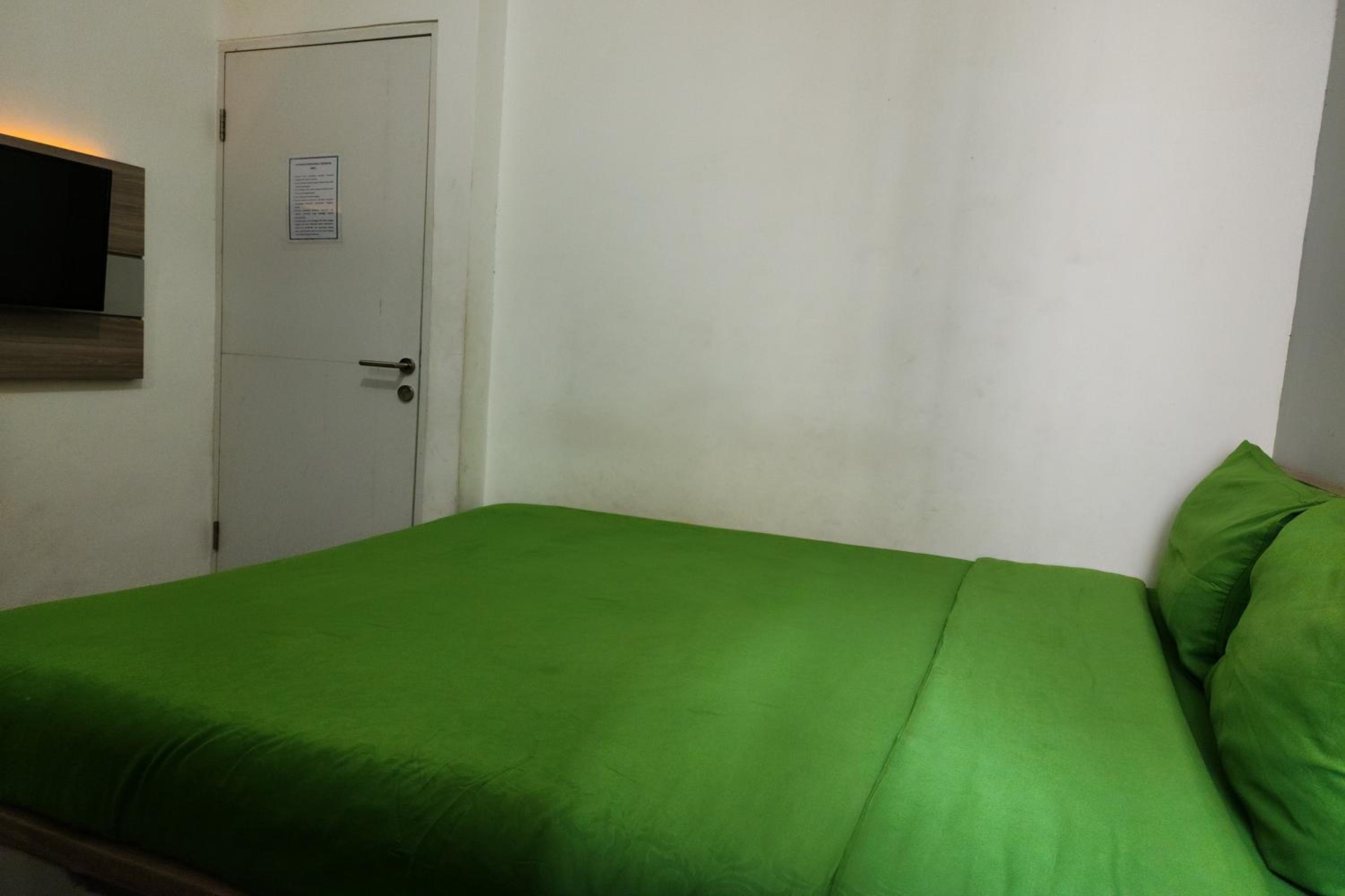 Studio Apartment - Photo 10