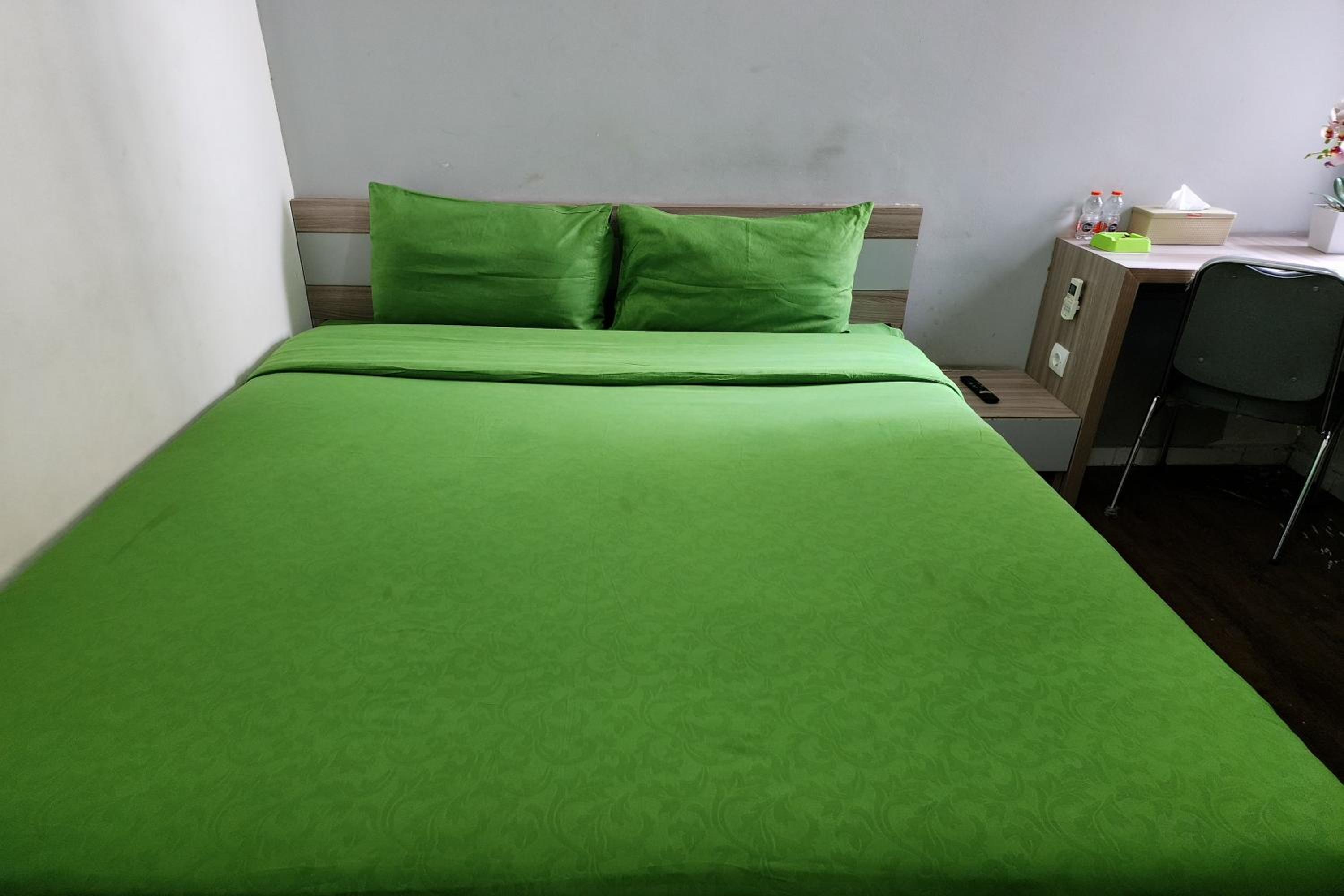 Studio Apartment - Photo 8