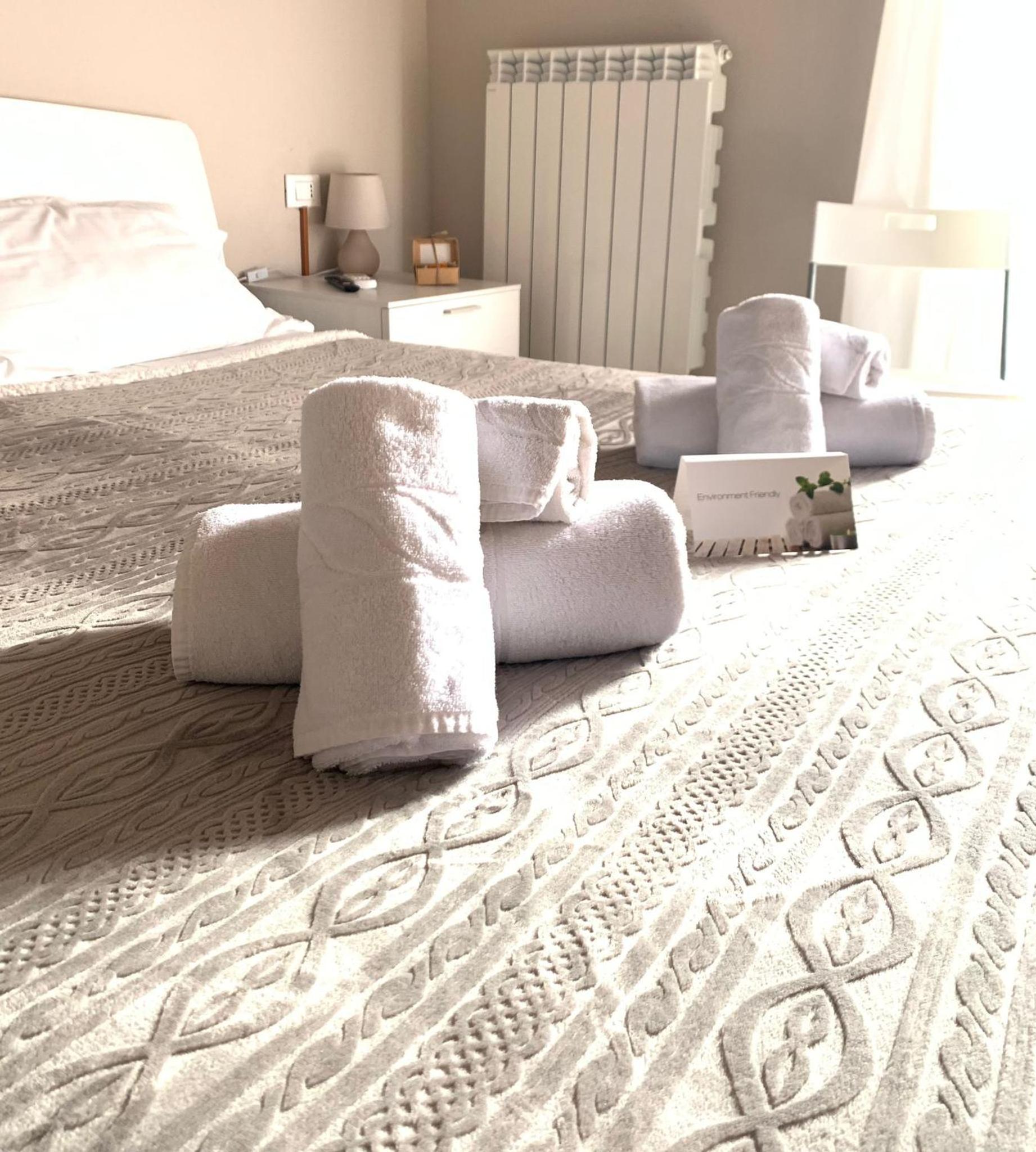 Double Room with Balcony - Photo 21