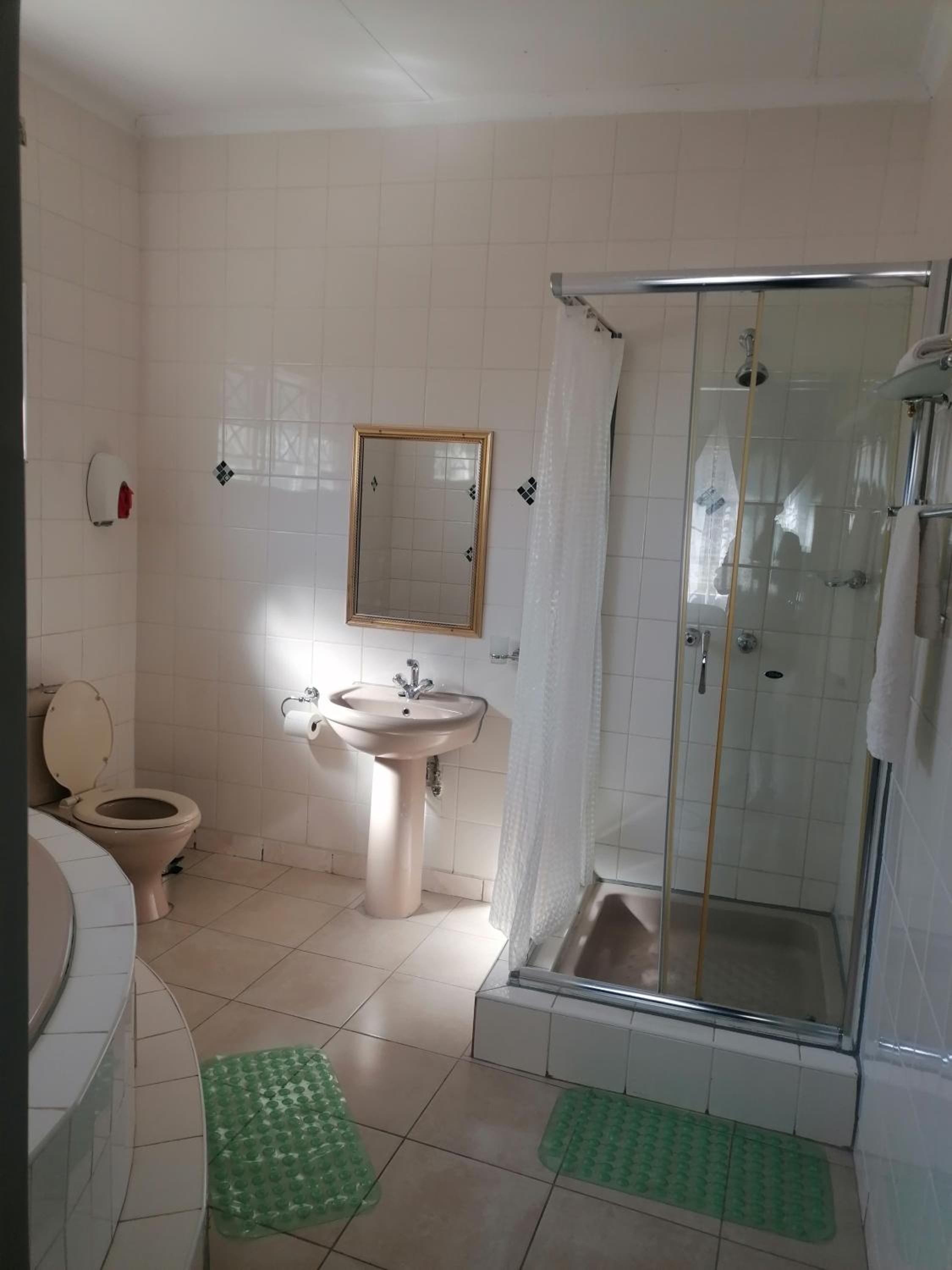 Deluxe King Room photo 3
