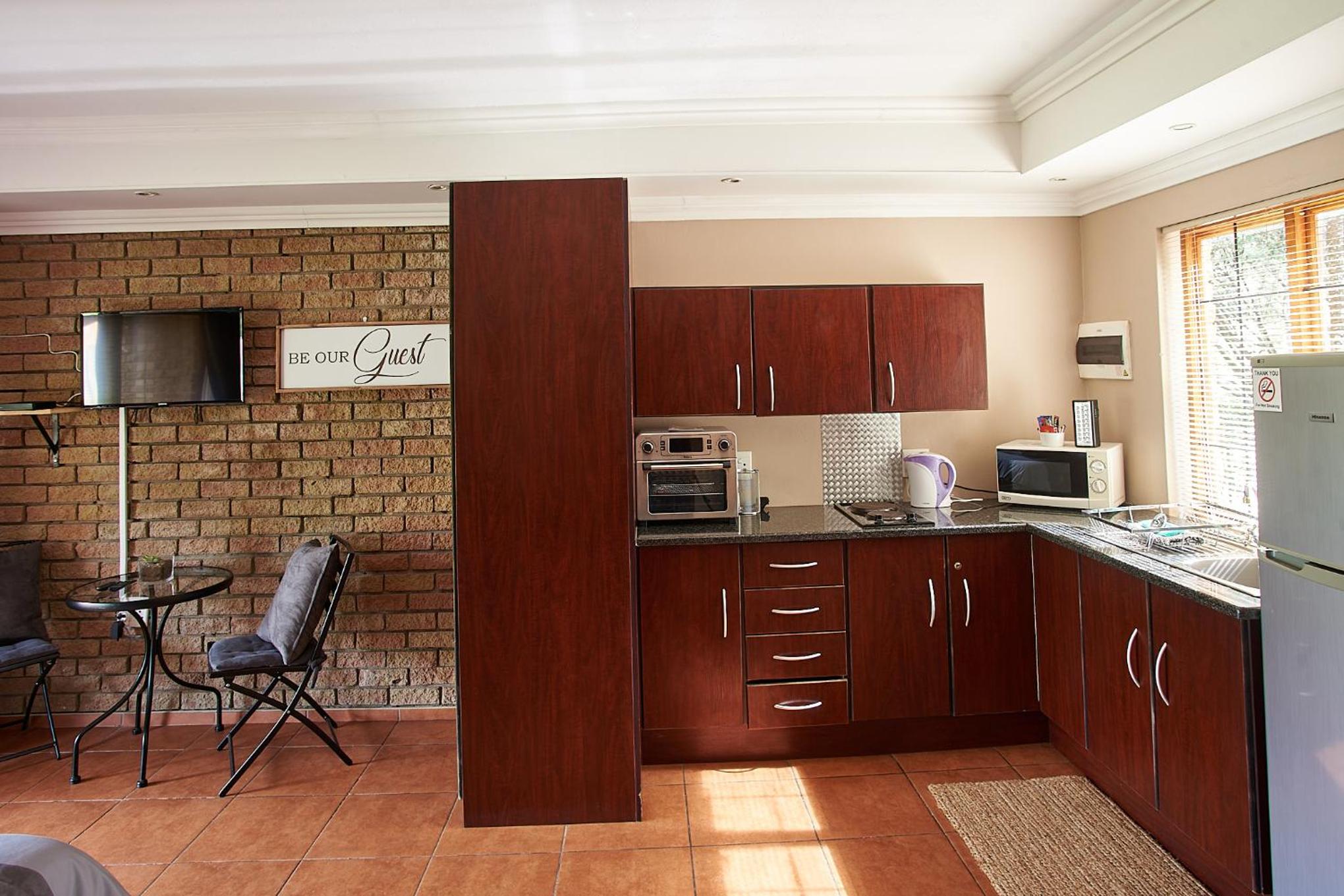 Studio Apartment photo 3