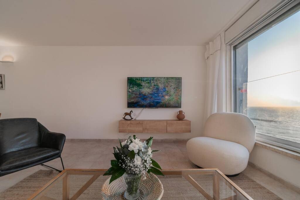 Three-Bedroom Apartment photo 3
