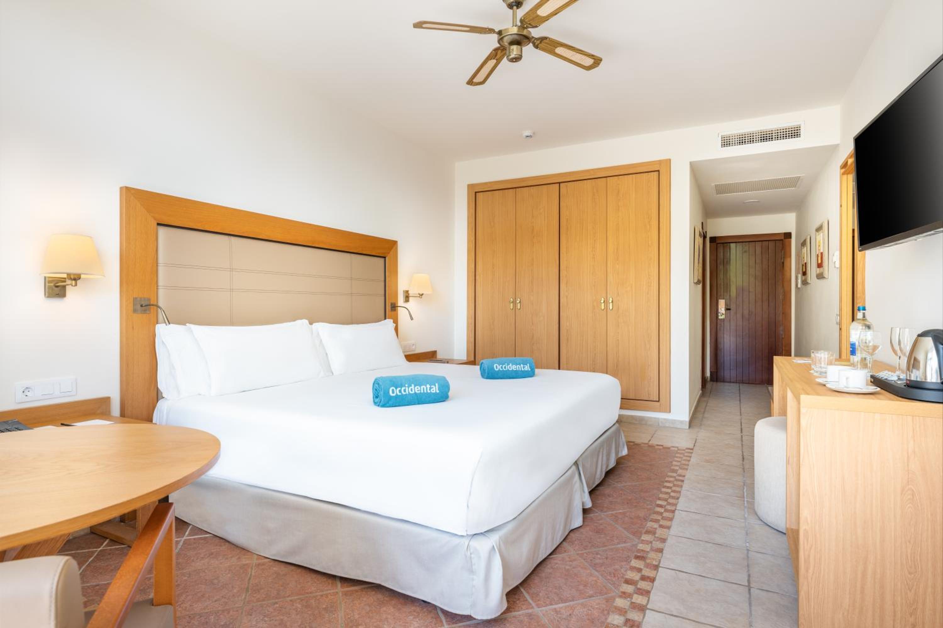 Deluxe Double or Twin Room - Photo 1