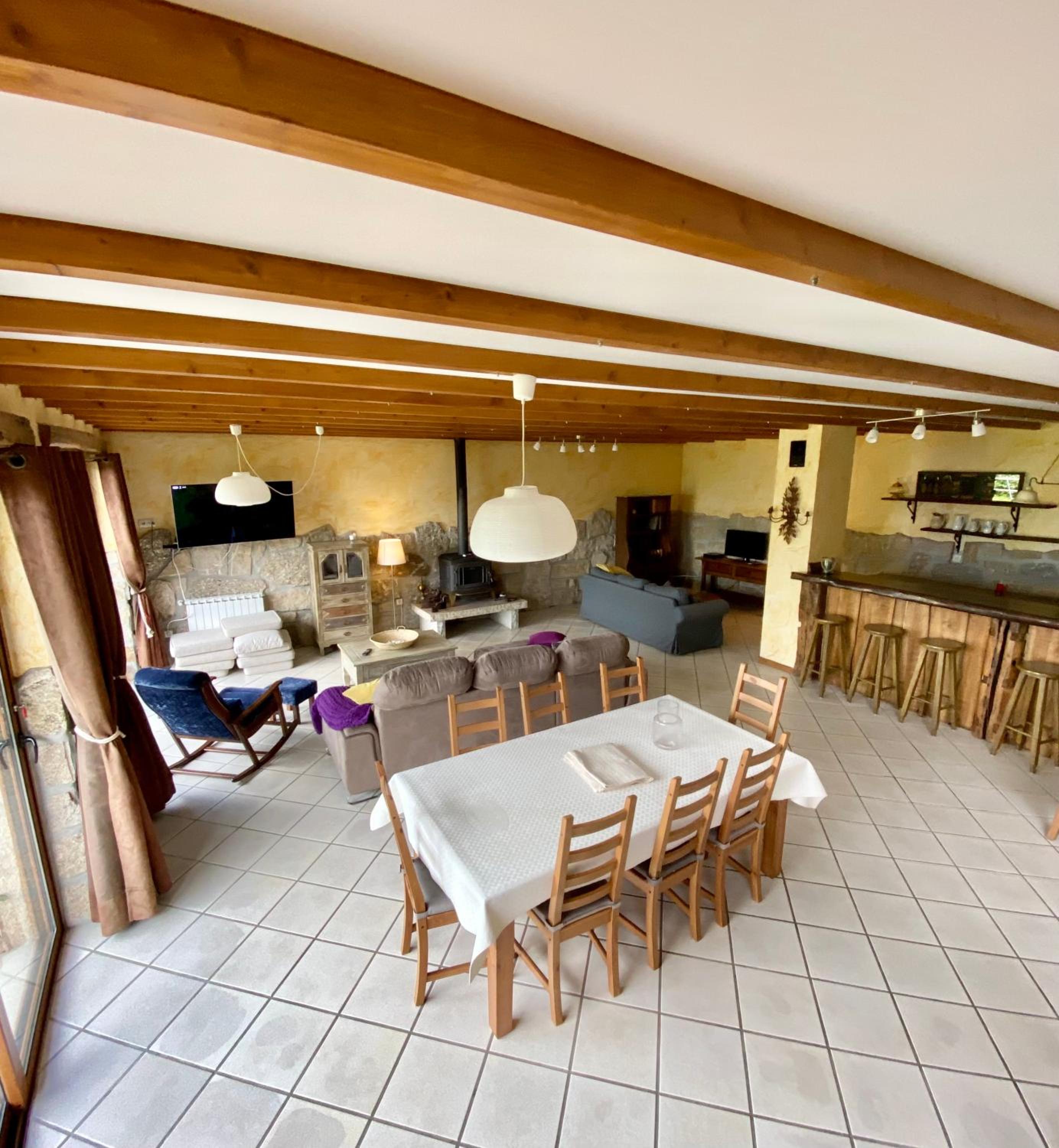 Five-Bedroom House photo 2