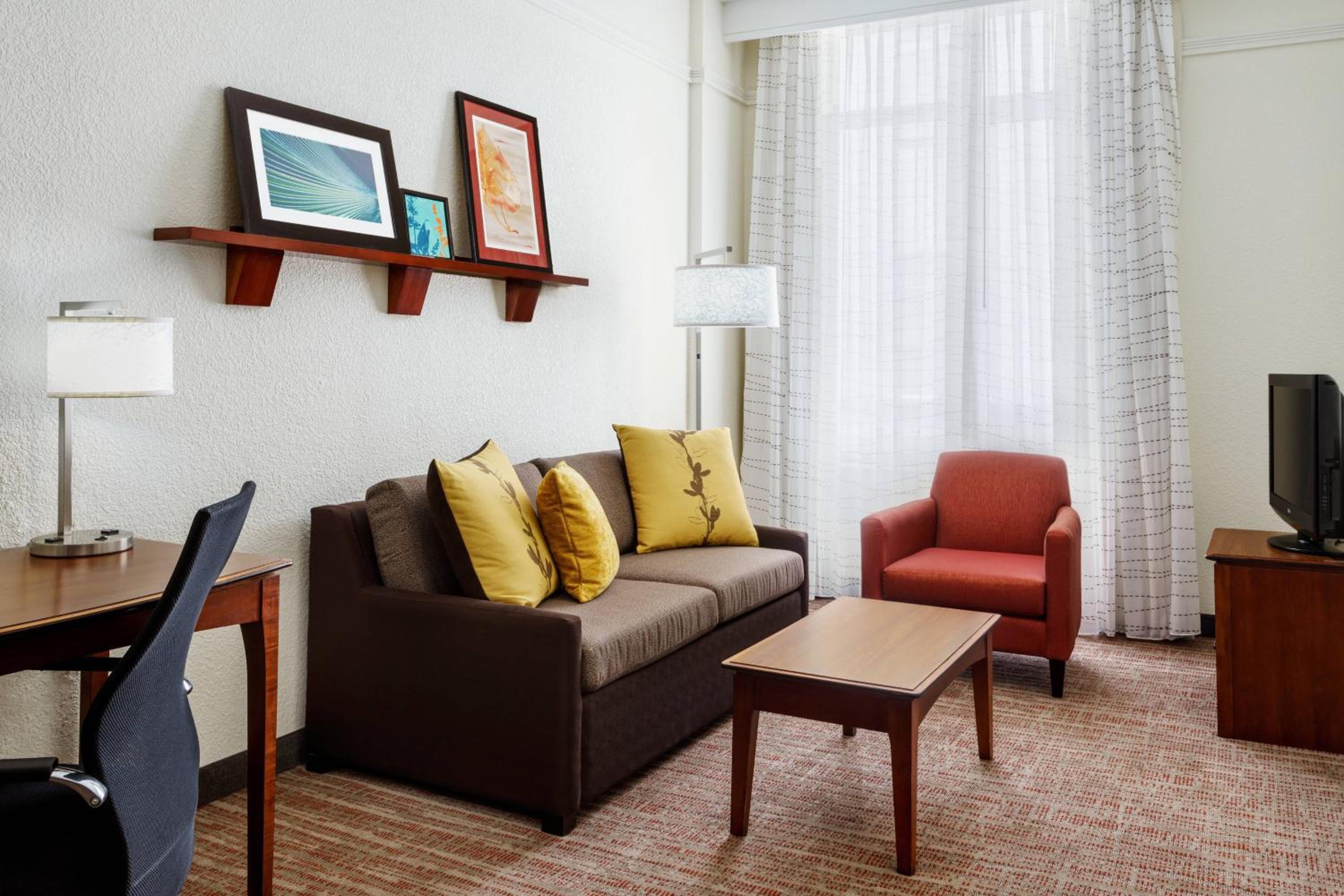 Two-Bedroom Suite with City View - Photo 1