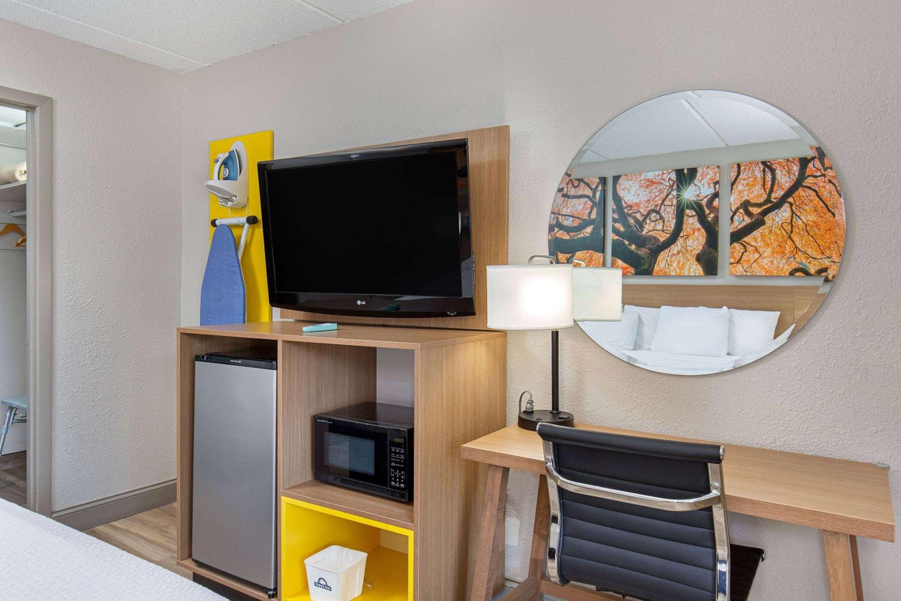King Room - Mobility Access/Non-Smoking - Photo 5