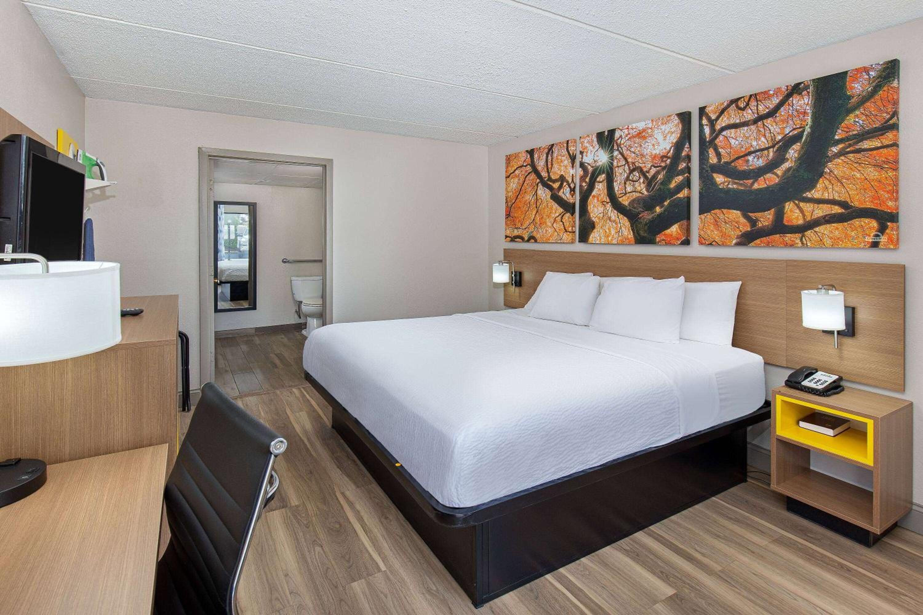 King Room - Mobility Access/Non-Smoking - Photo 3