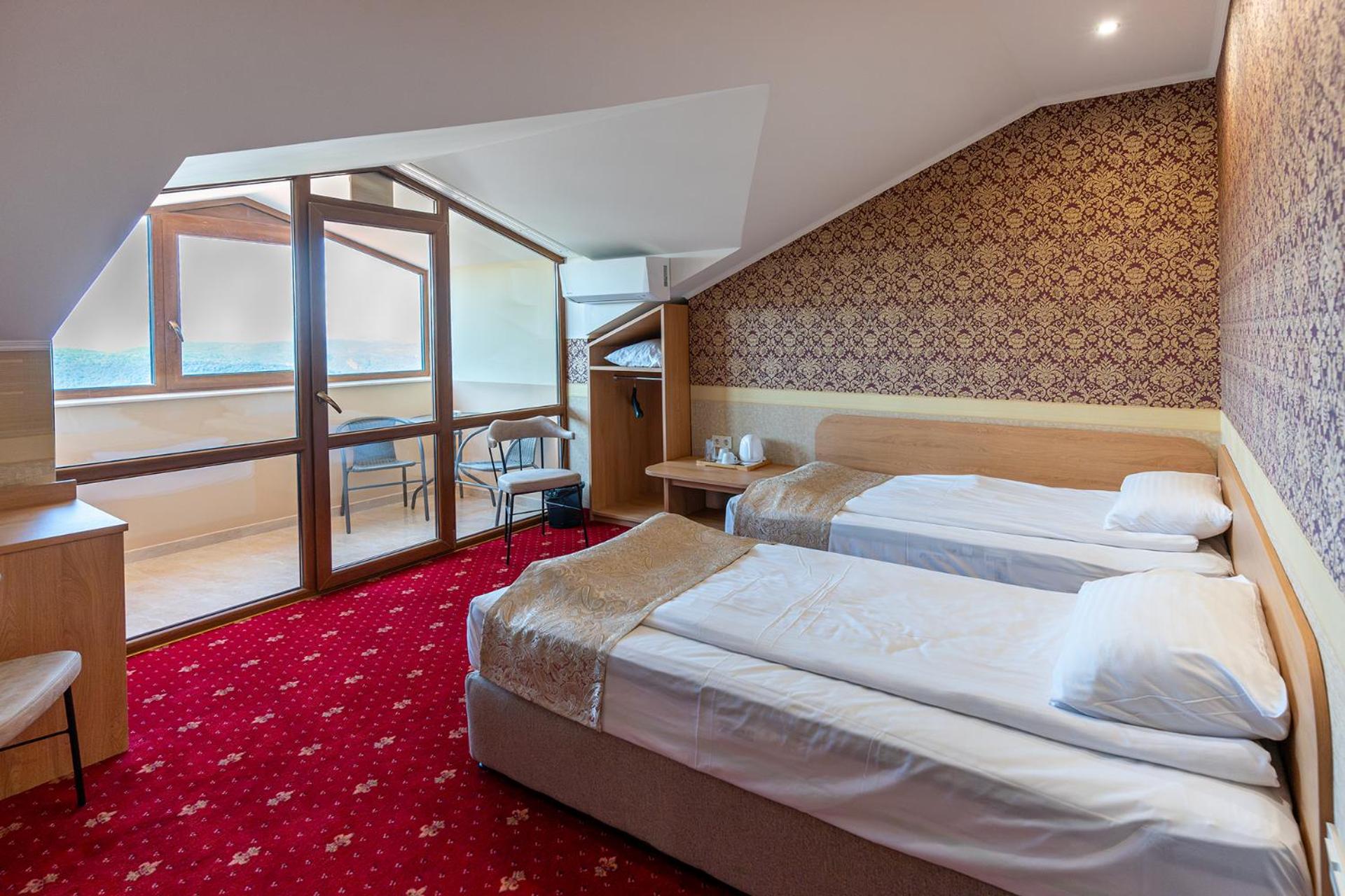 Alpine room with Balcony photo 1