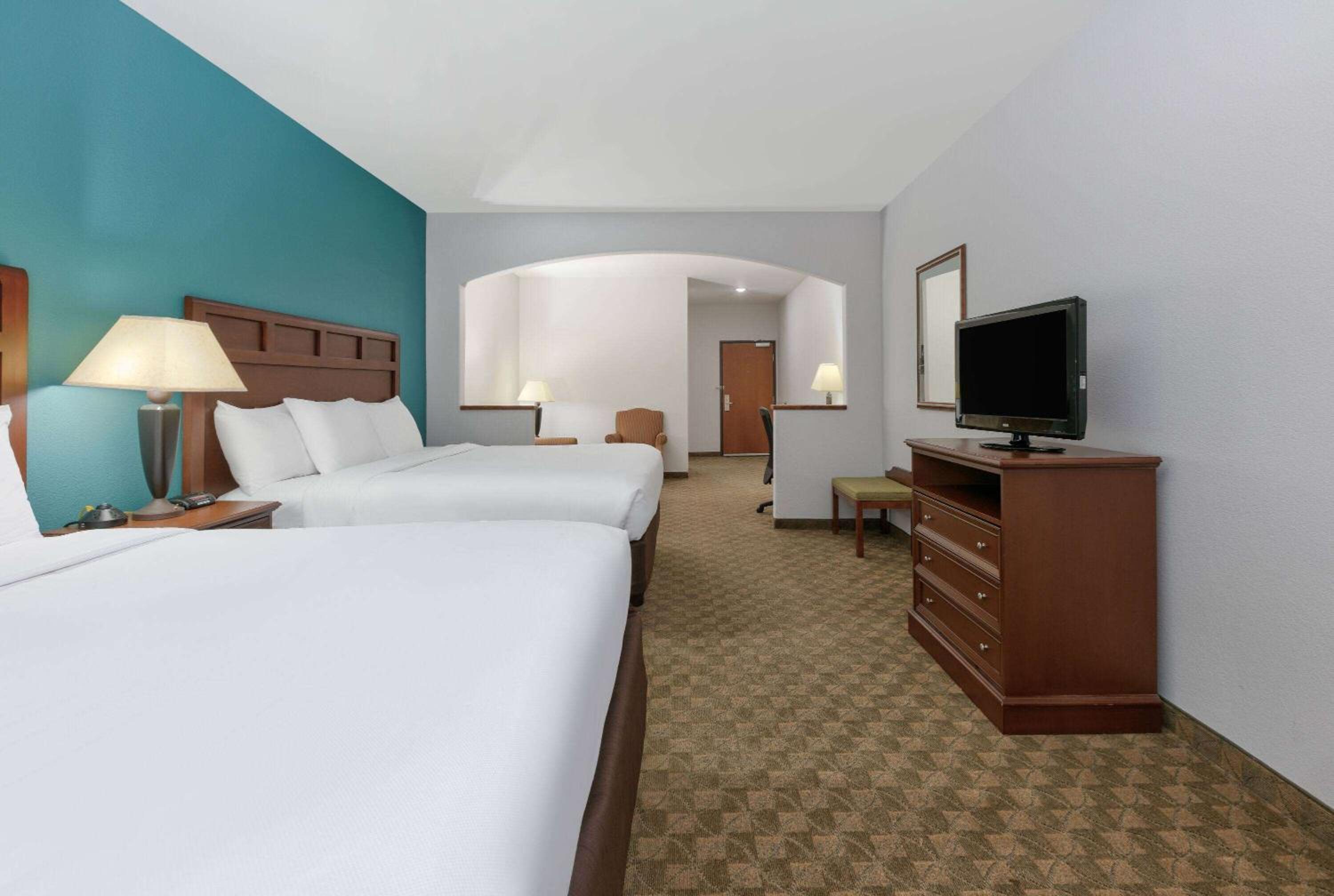 Suite with Two King Beds - Non-Smoking - Photo 1