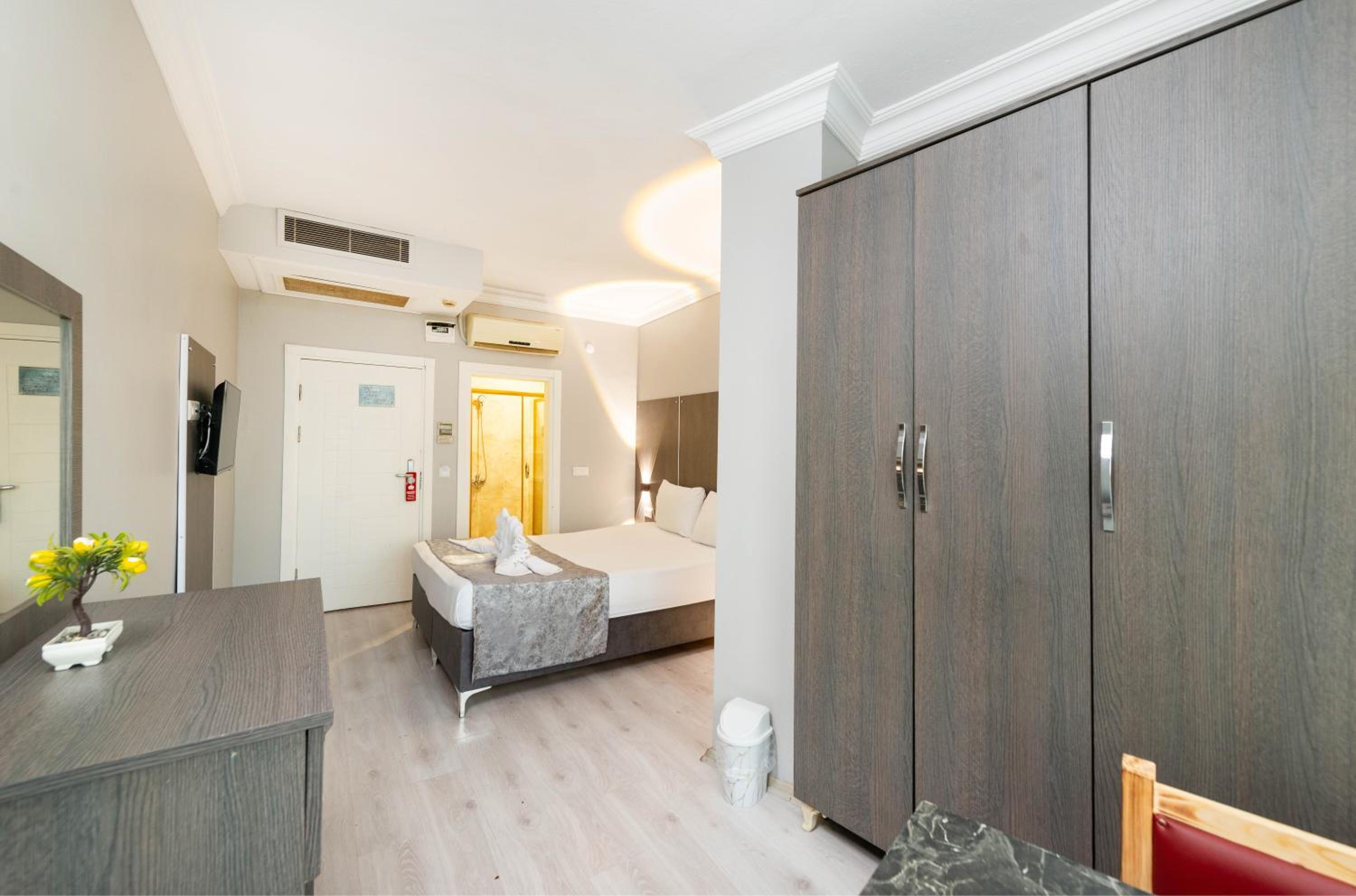 Standard Double Room photo 2