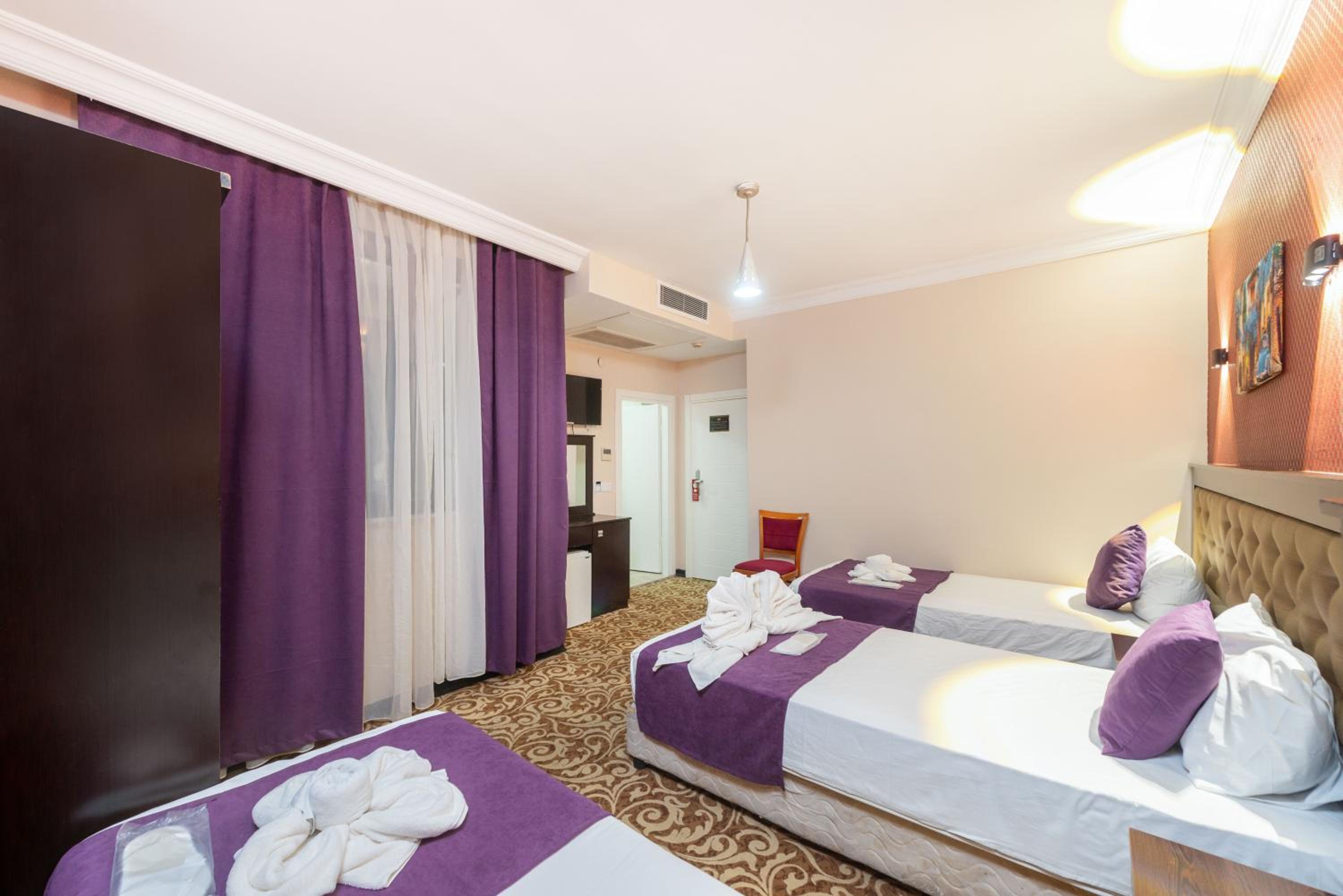 Standard Triple Room photo 3