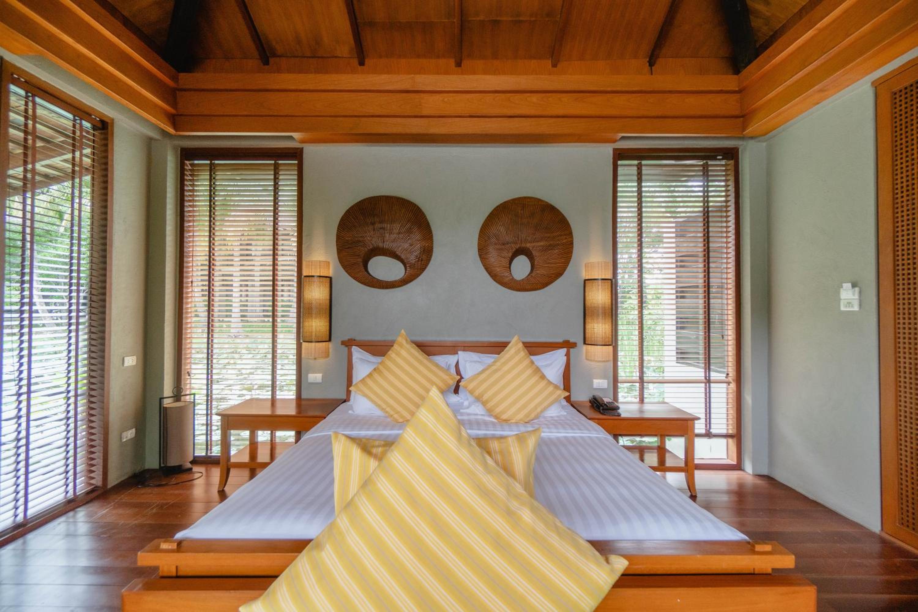 Float Villa - Photo 2
