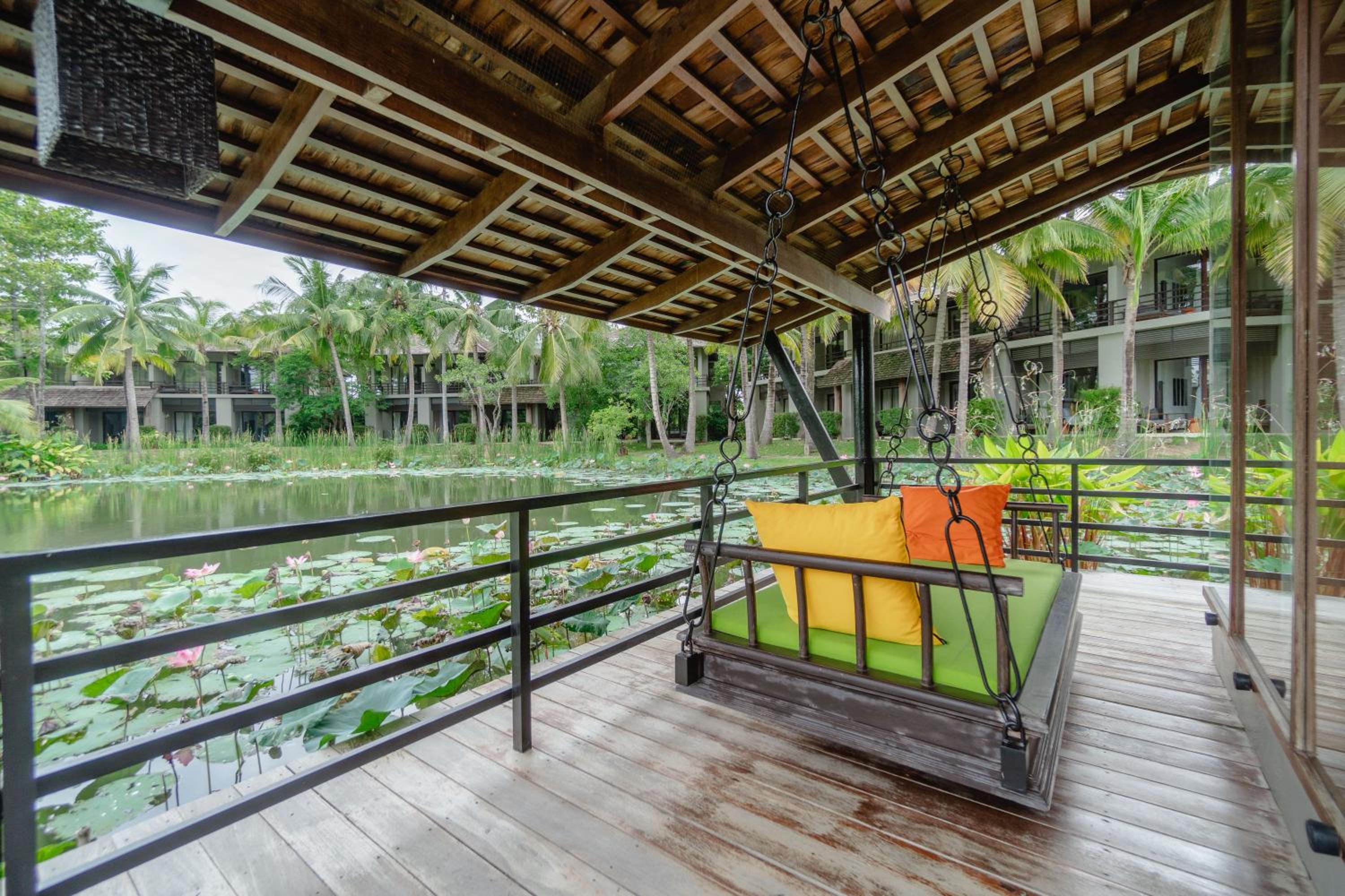 Float Villa - Photo 14