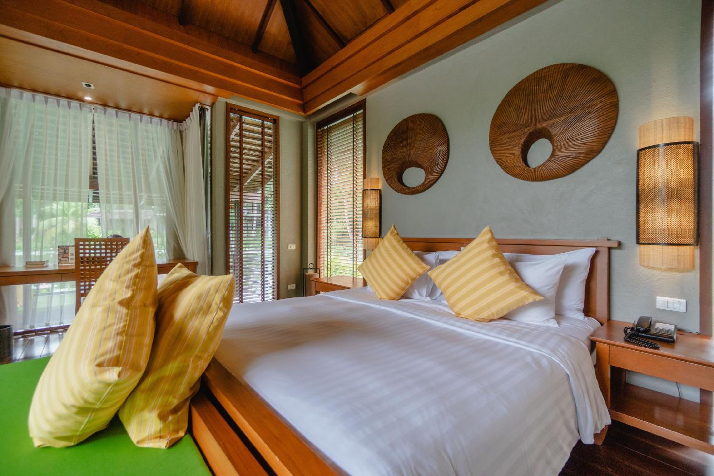 Float Villa - Photo 8