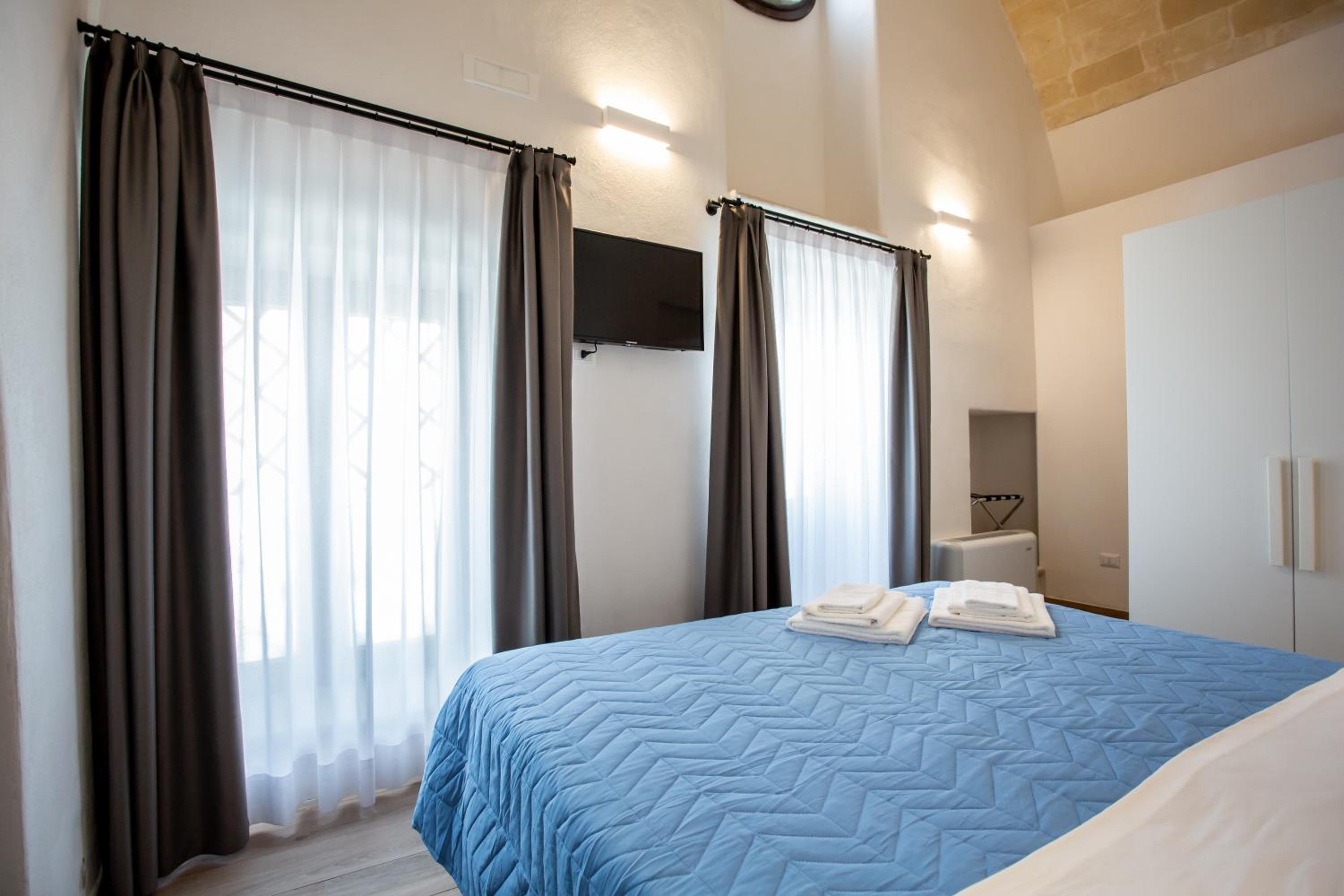 Double Room with Private Bathroom photo 2