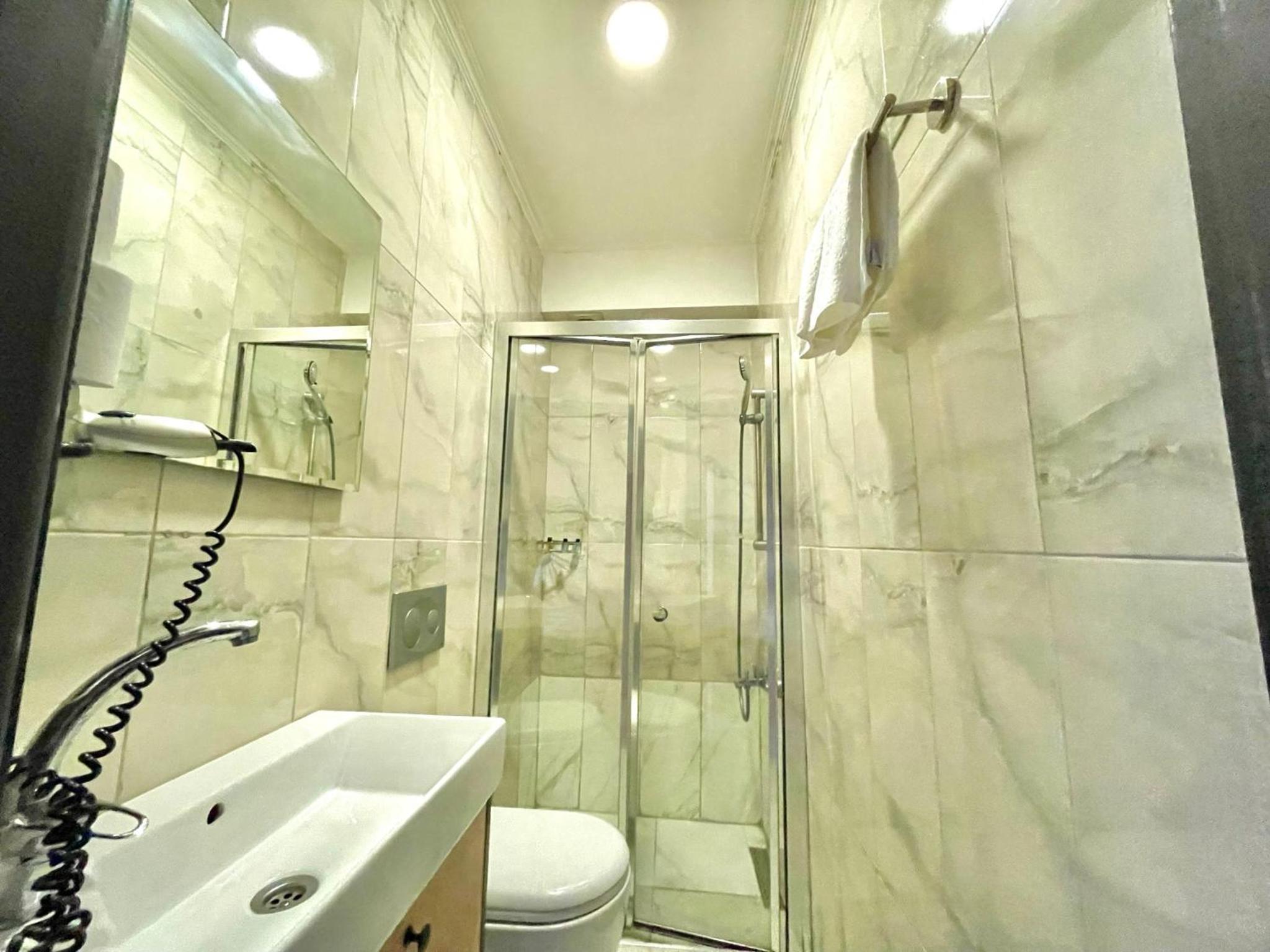Deluxe Triple Room photo 2