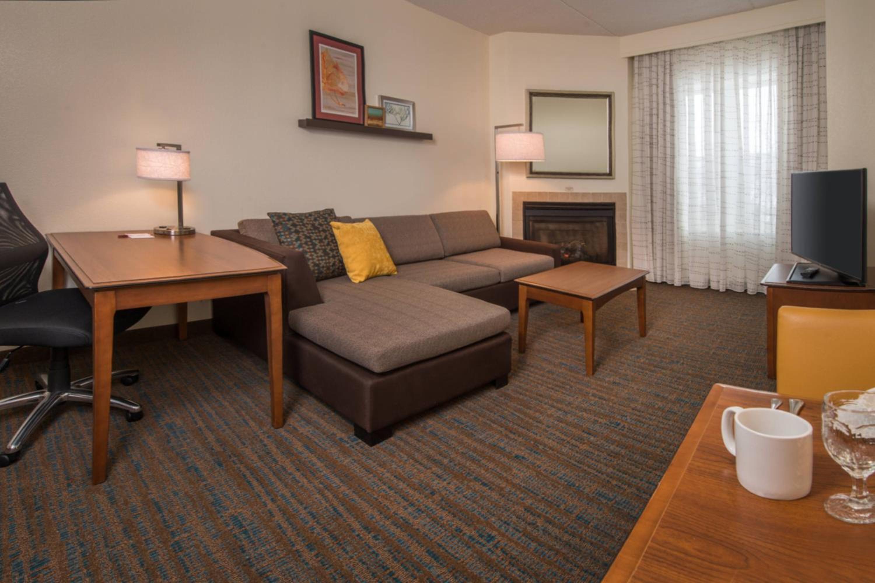 Two-Bedroom Suite - Photo 3