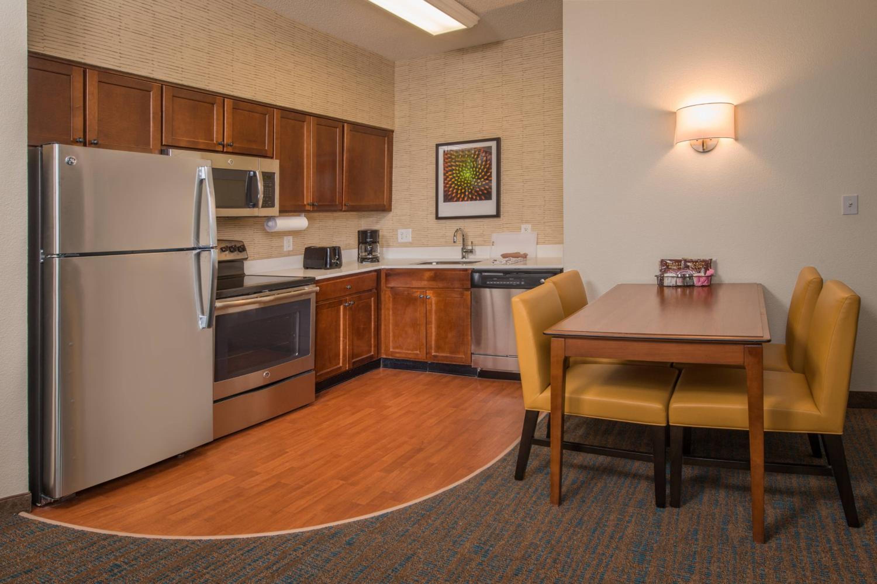 Two-Bedroom Suite - Photo 2