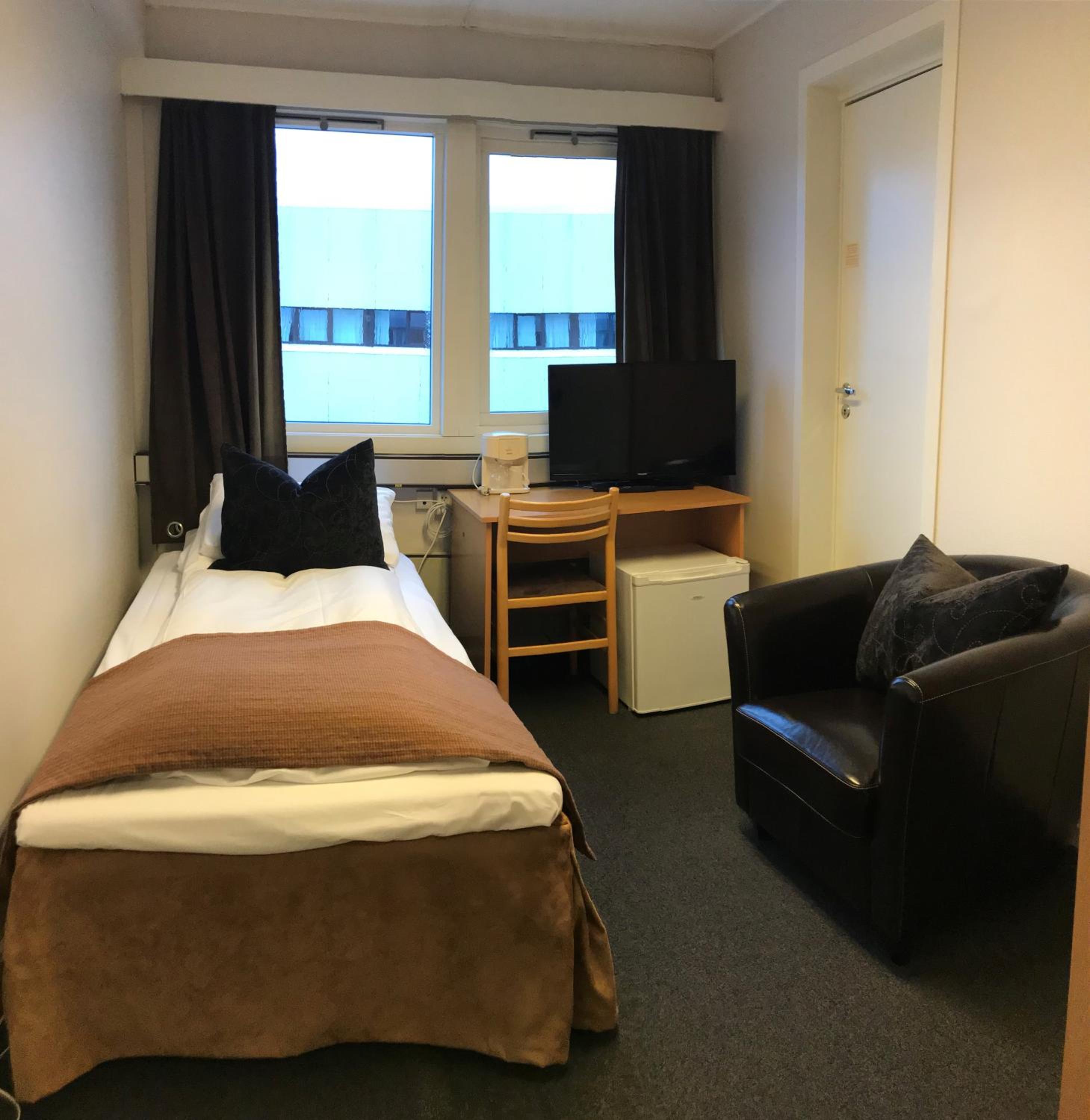 Single Room in Motel separate Building photo 1