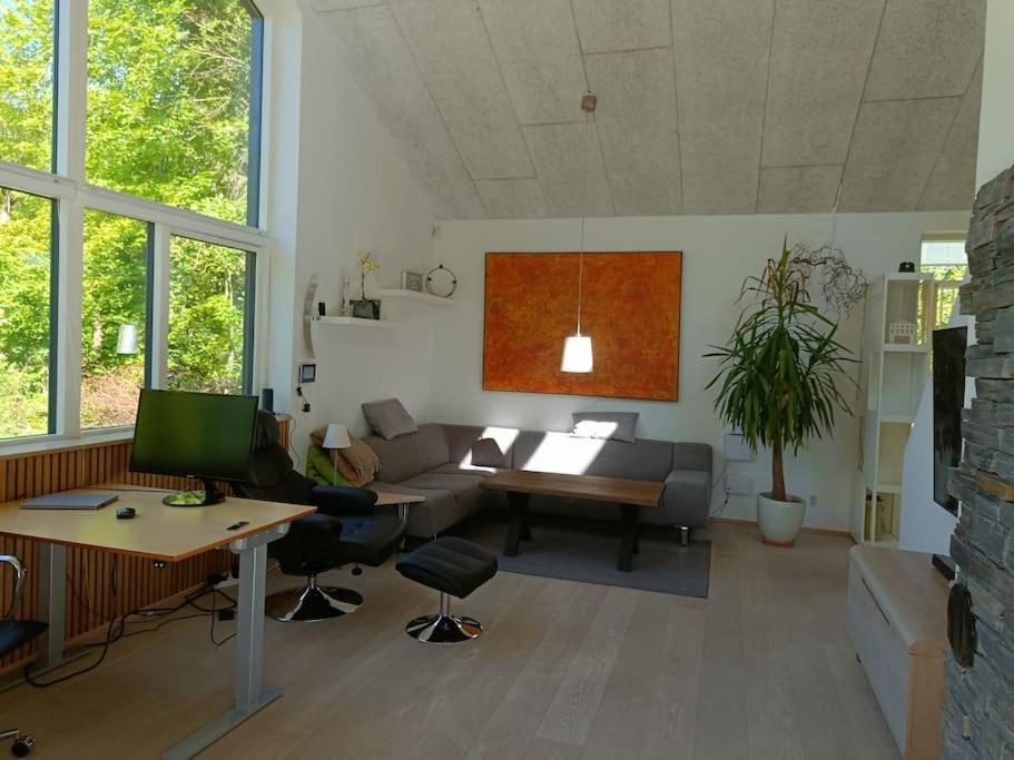 Three-Bedroom House photo 2