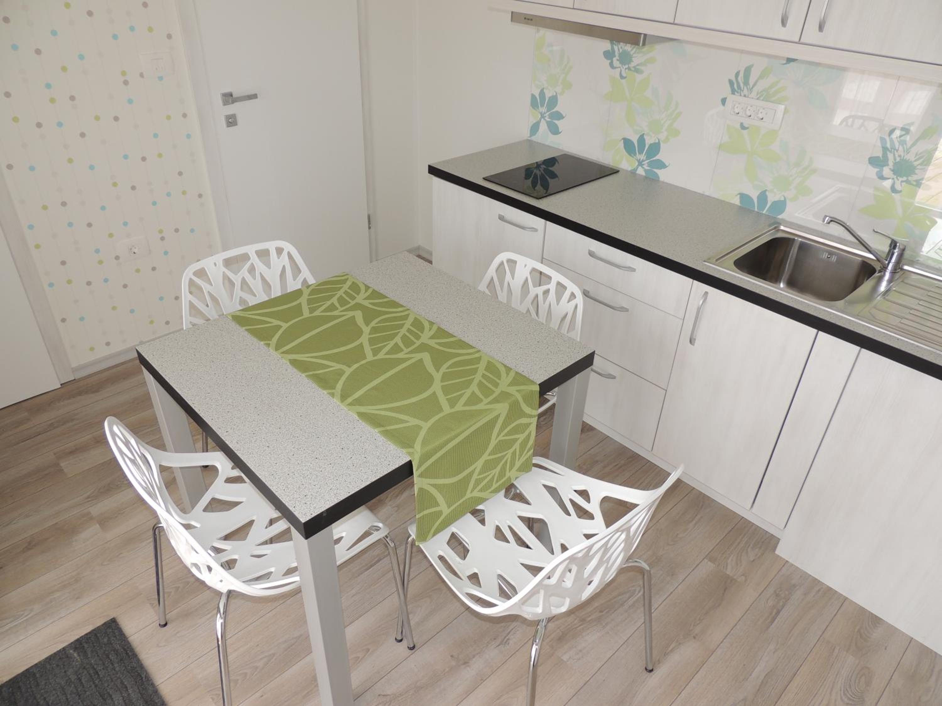 Two-Bedroom Bungalow - Photo 4