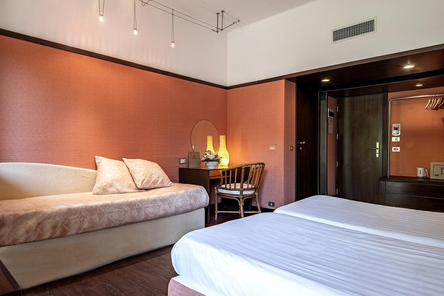 Triple Room - Photo 10