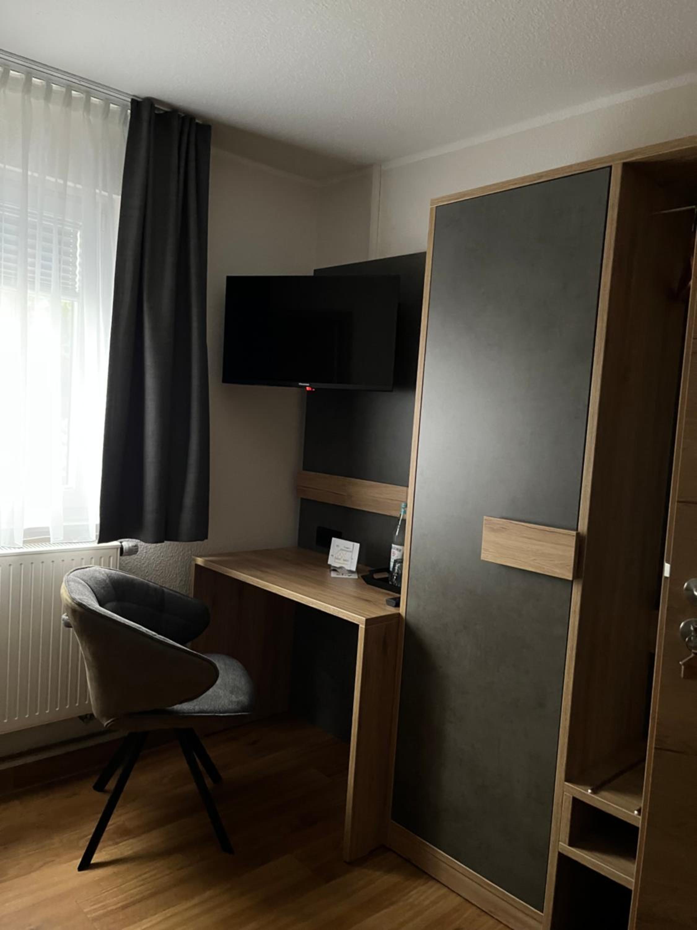 Budget Single Room photo 2