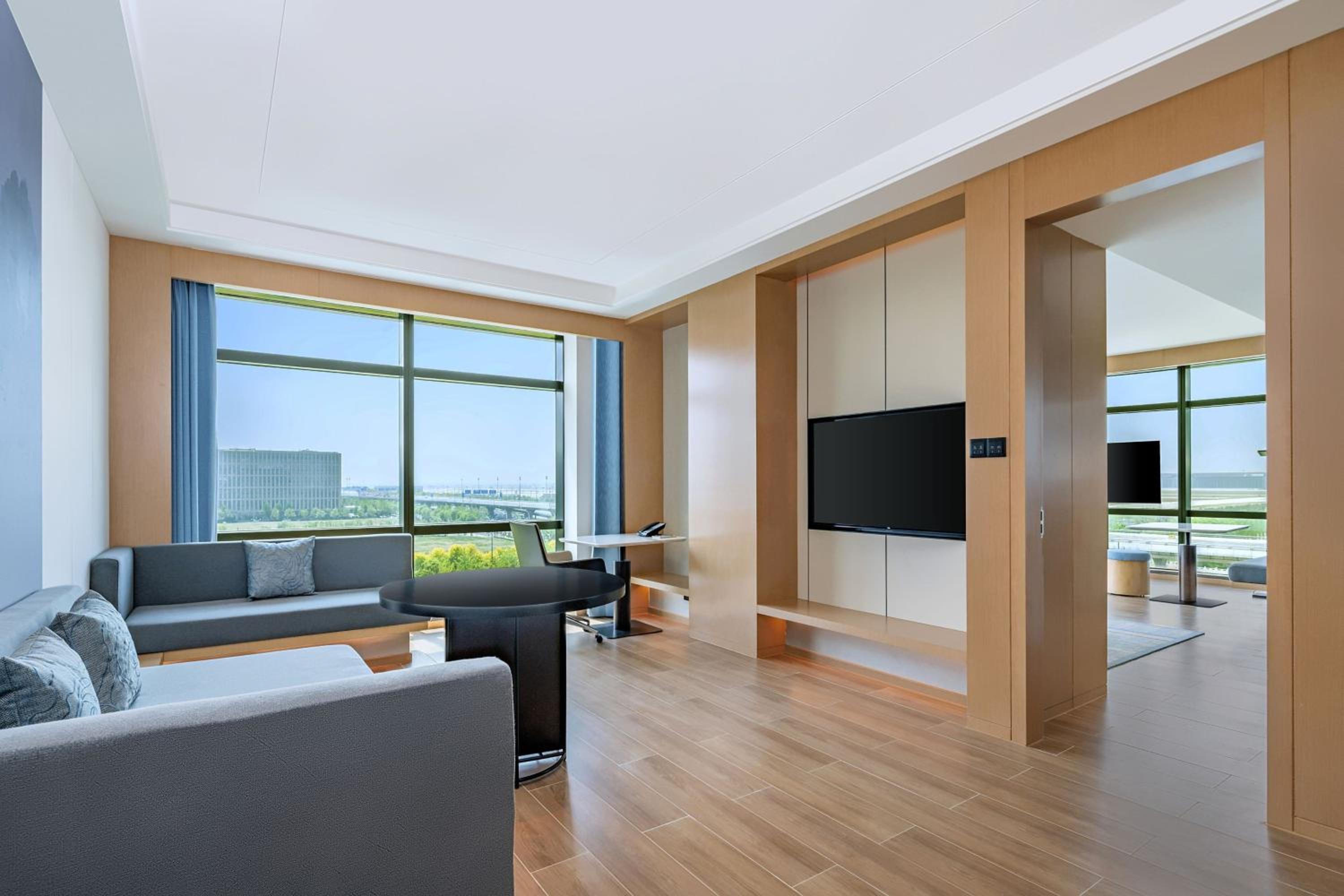 Business King Suite with City View