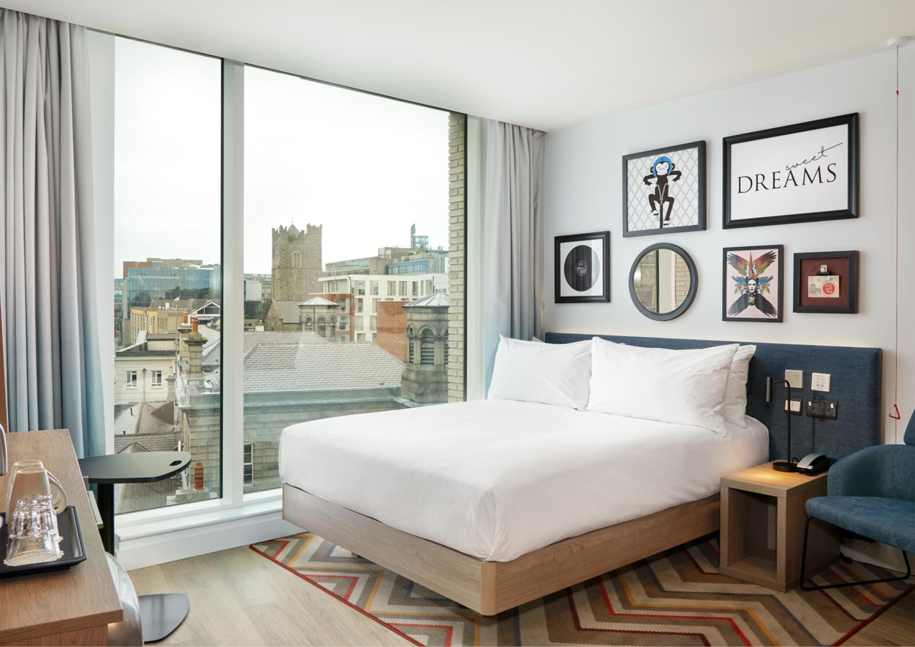 Queen Room - Accessible