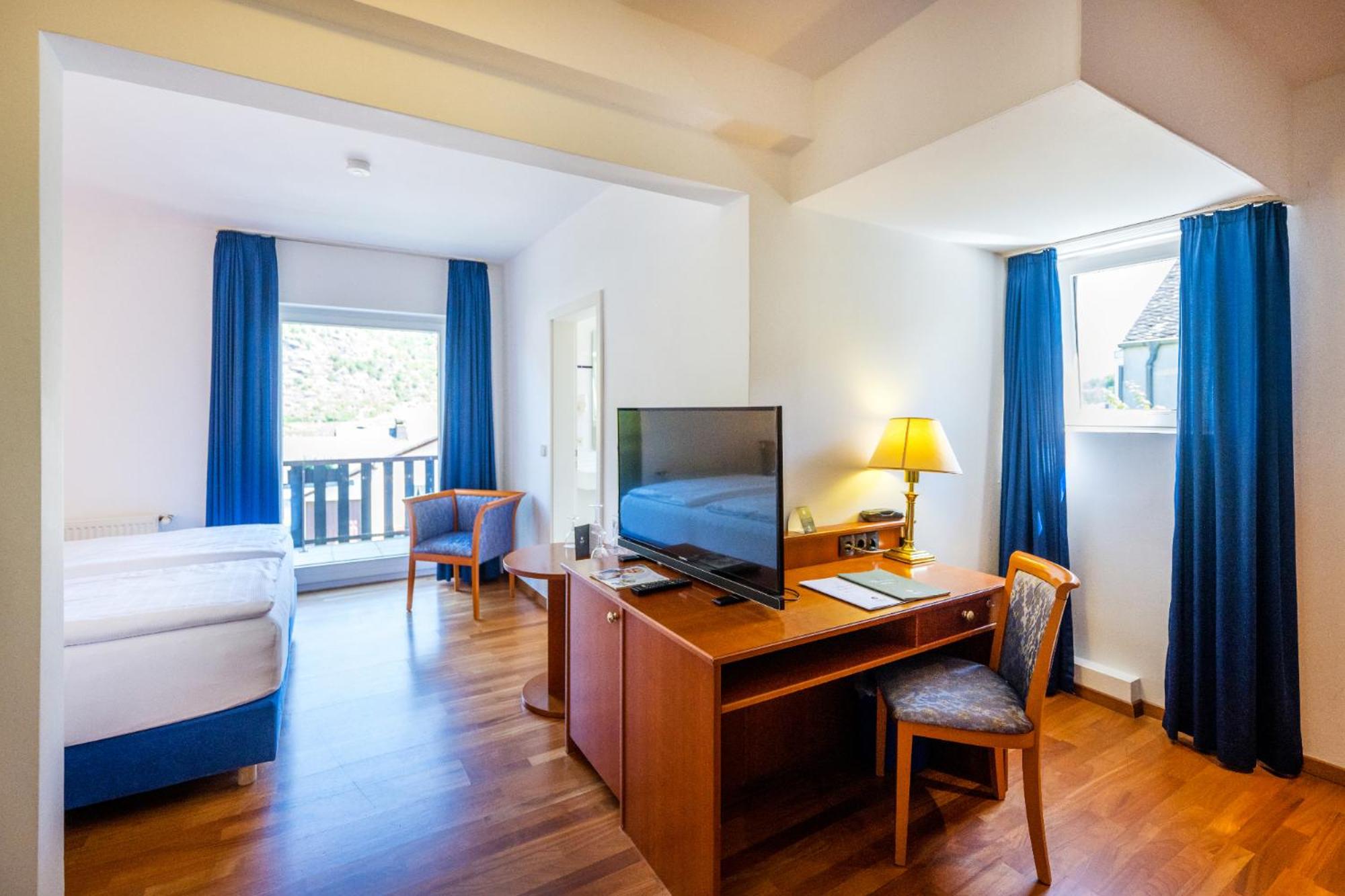 Double Room - Annex 3 stars with balcony photo 3