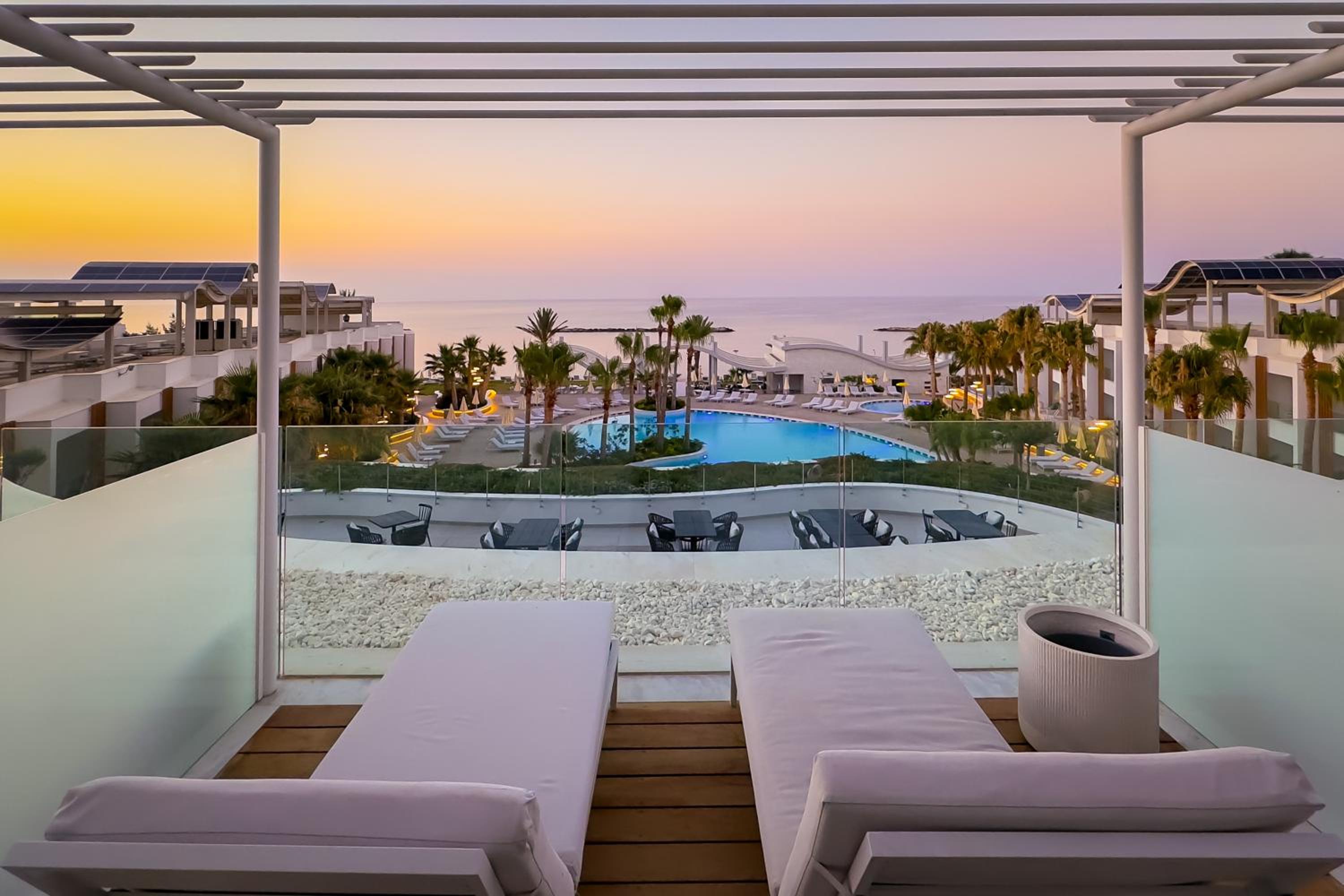 Junior Suite with Balcony and Sea View - Photo 6