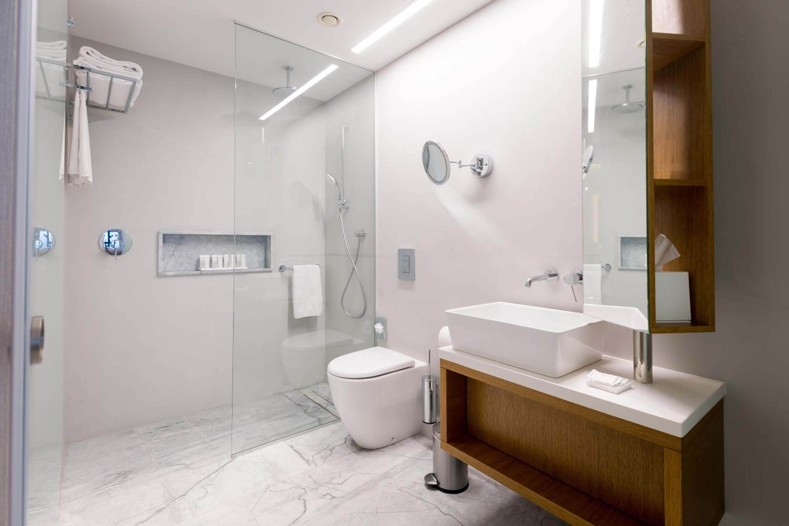 Junior Suite with Balcony and Sea View - Photo 7